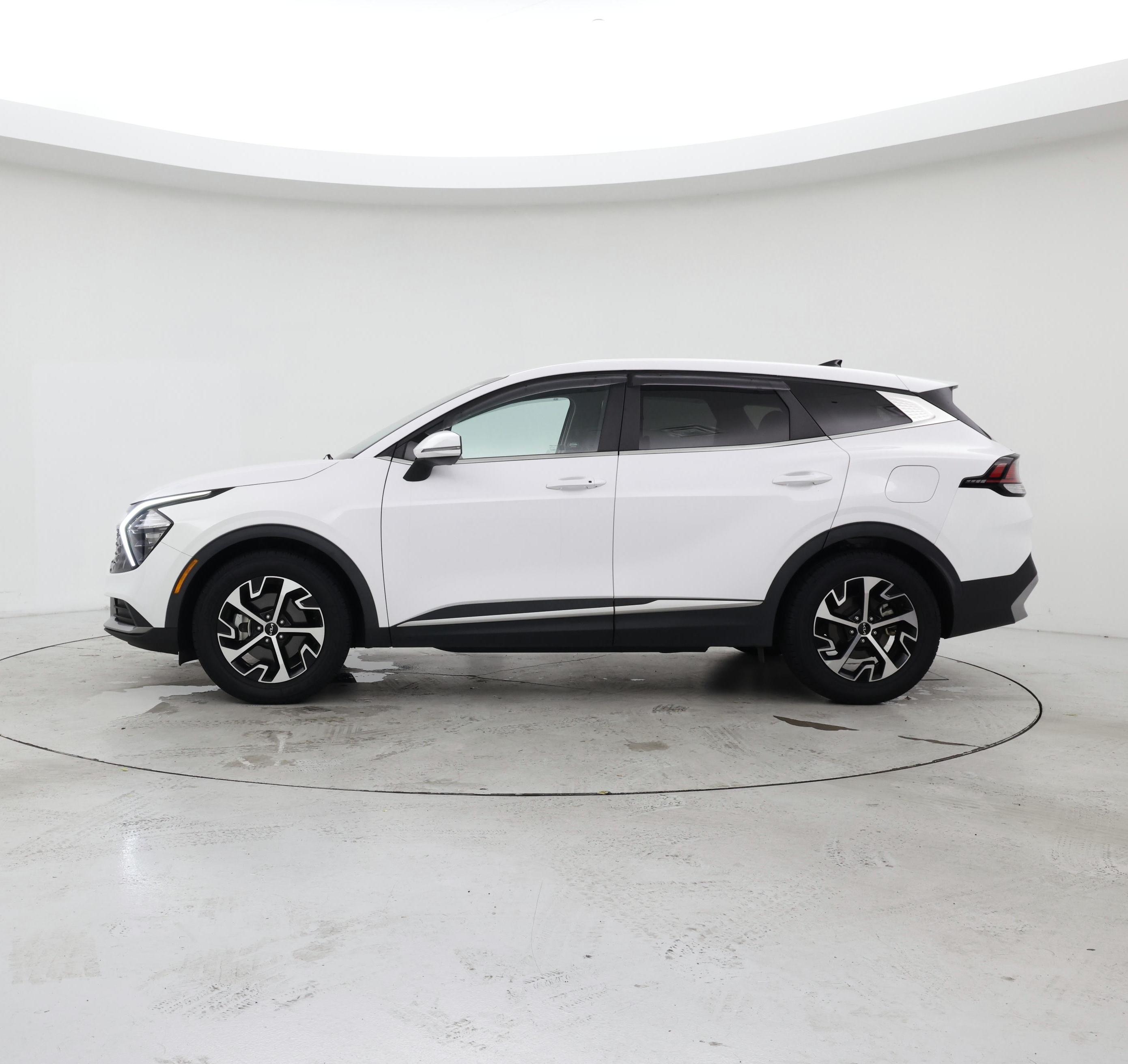 Thumbnail: 2023 Kia Sportage - 3