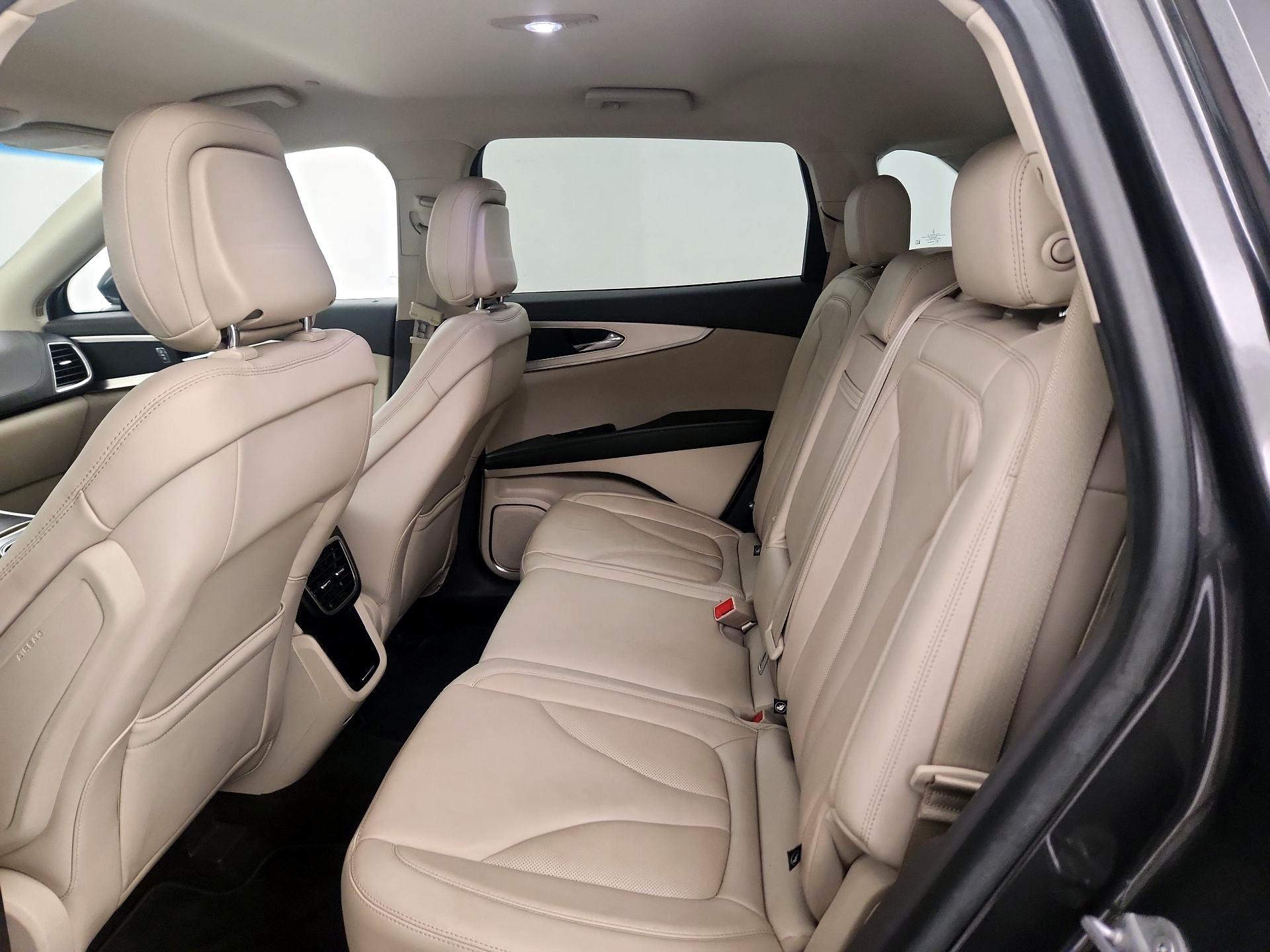 Thumbnail: 2020 Lincoln Nautilus - 17