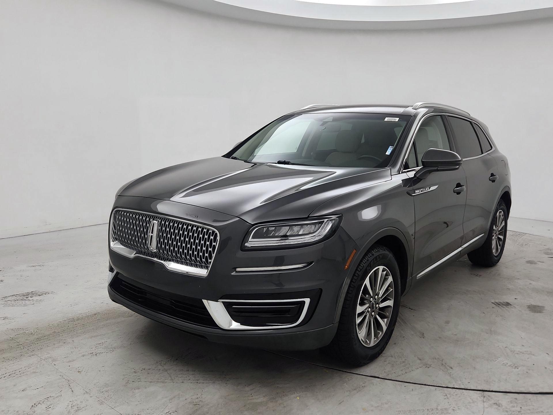 Thumbnail: 2020 Lincoln Nautilus - 3