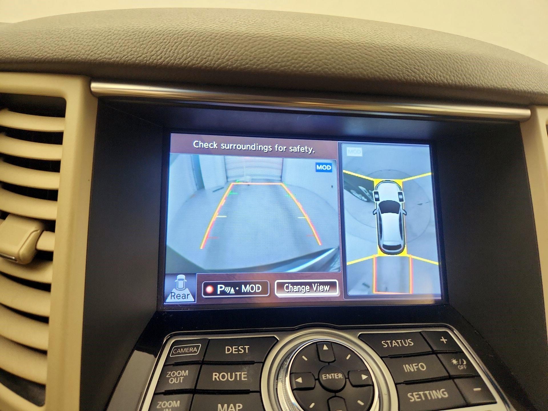 Thumbnail: 2015 INFINITI QX70 - 14