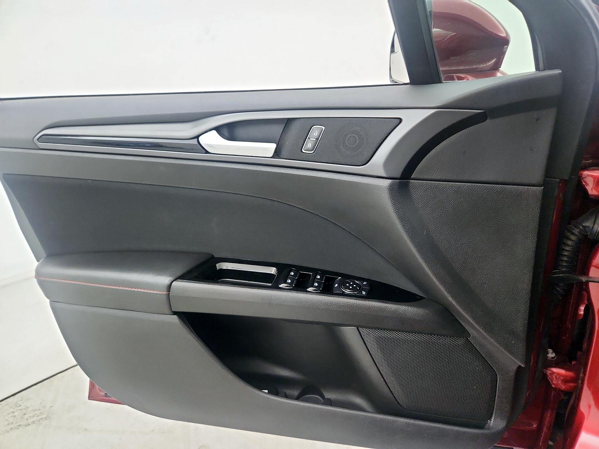 Thumbnail: 2014 Ford Fusion - 12