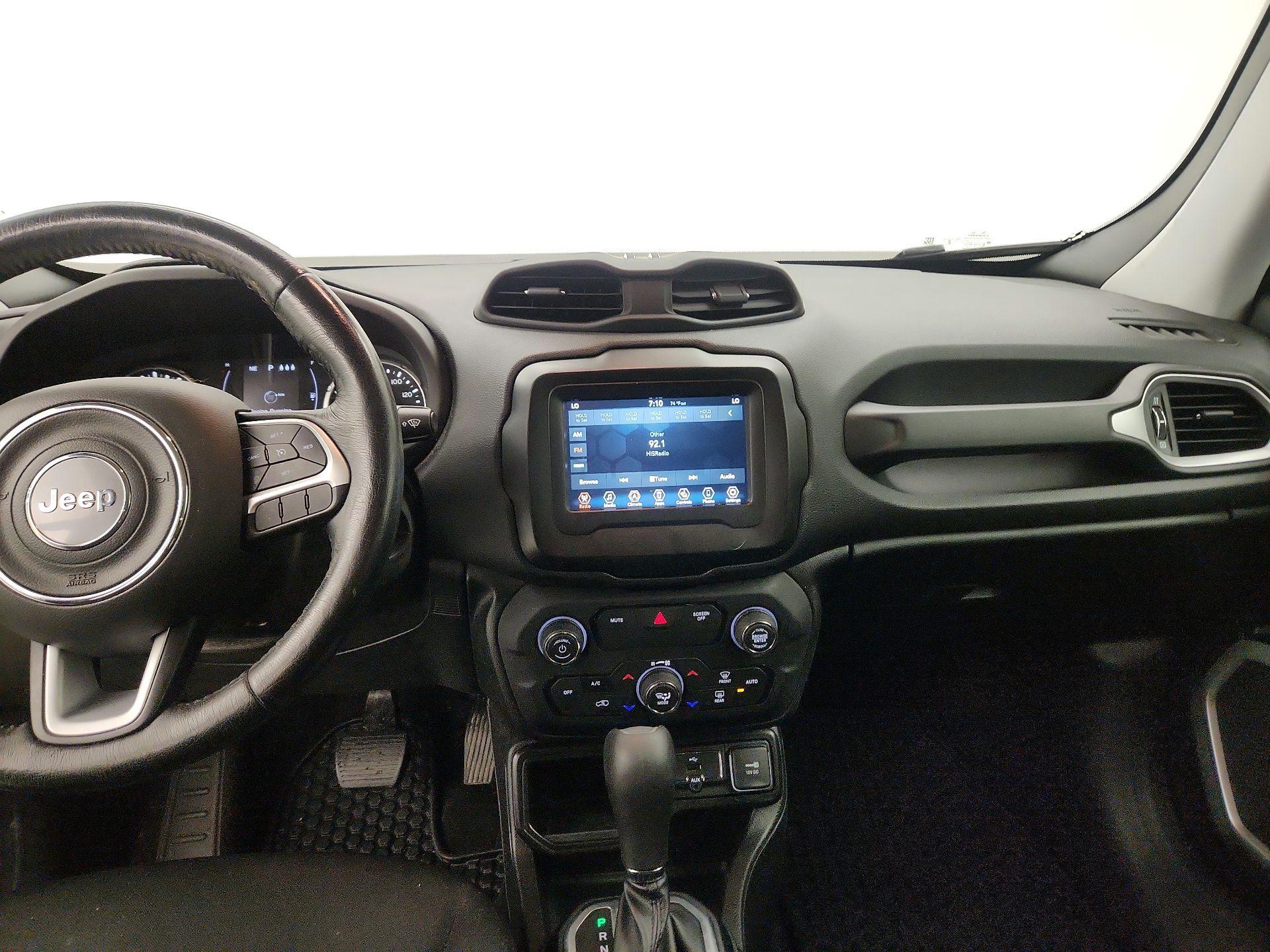 Thumbnail: 2019 Jeep Renegade - 9