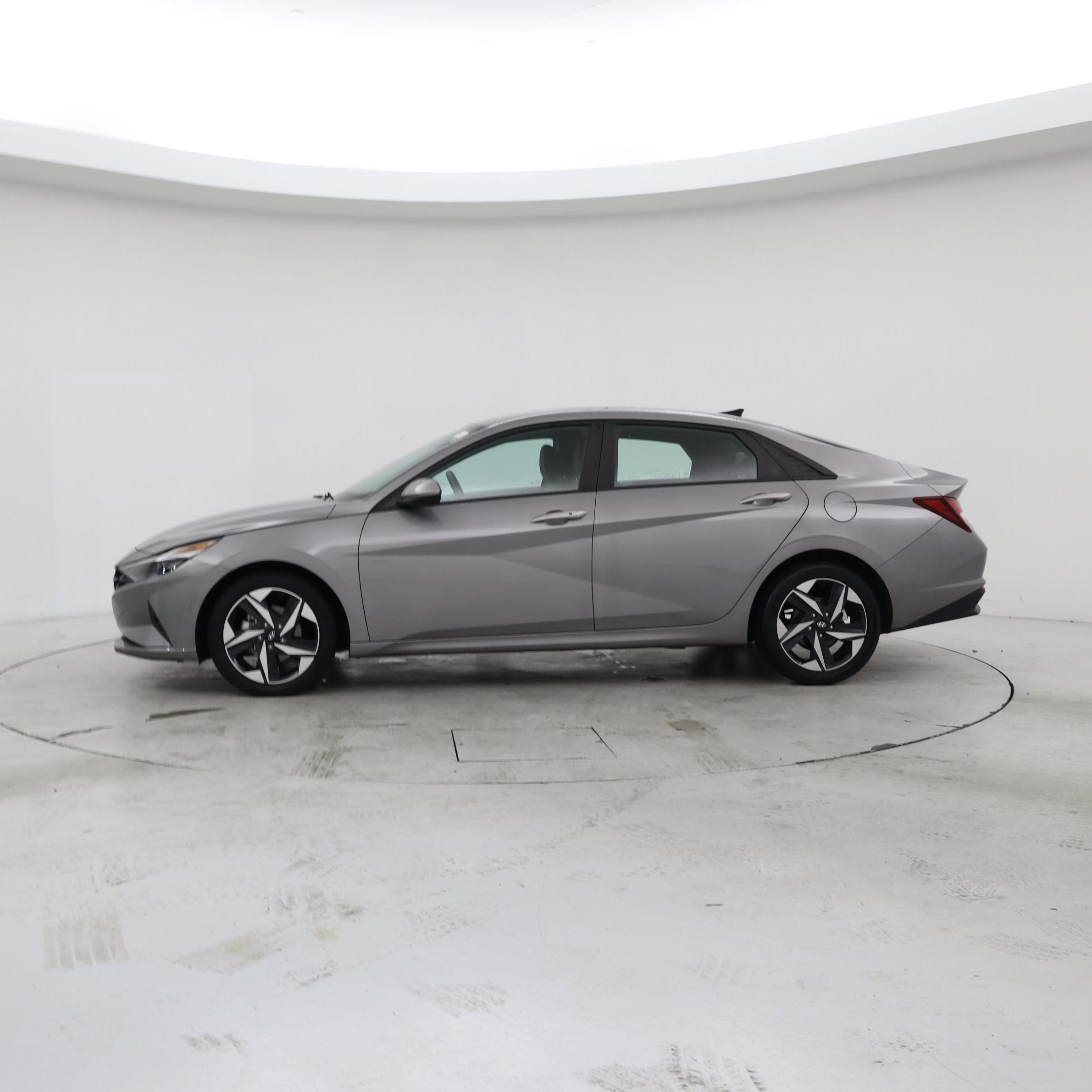 Thumbnail: 2023 Hyundai Elantra - 3