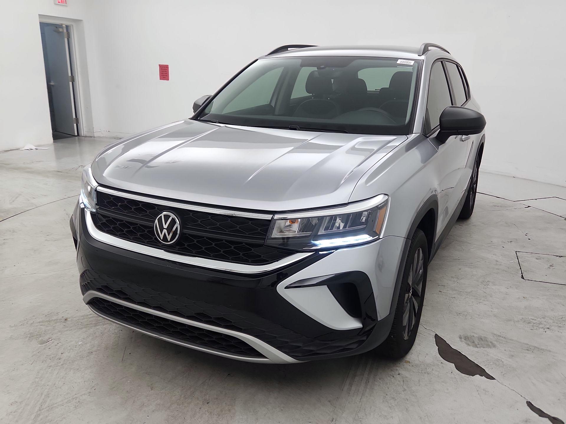 Thumbnail: 2023 Volkswagen Taos - 3