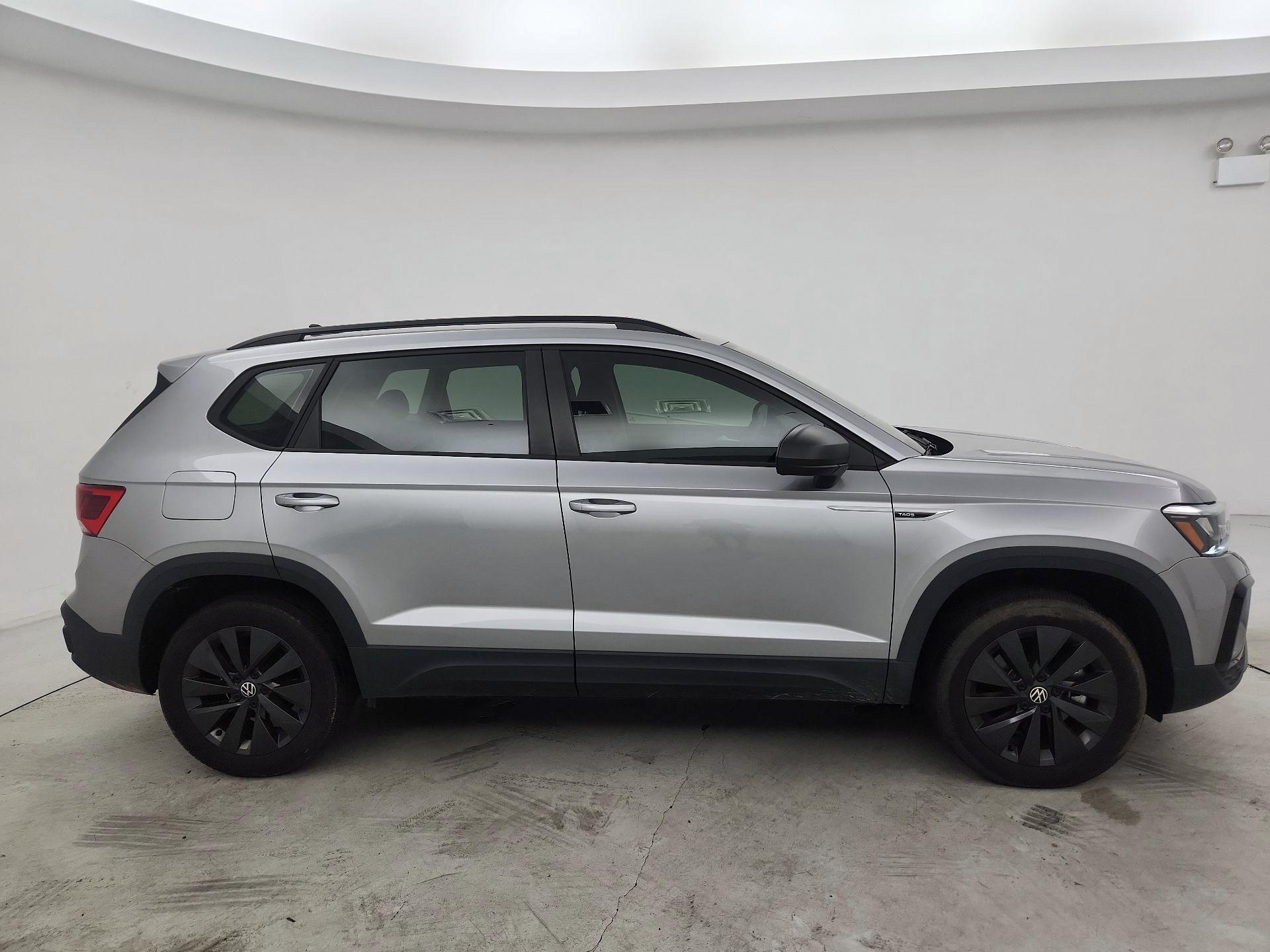 Thumbnail: 2023 Volkswagen Taos - 4