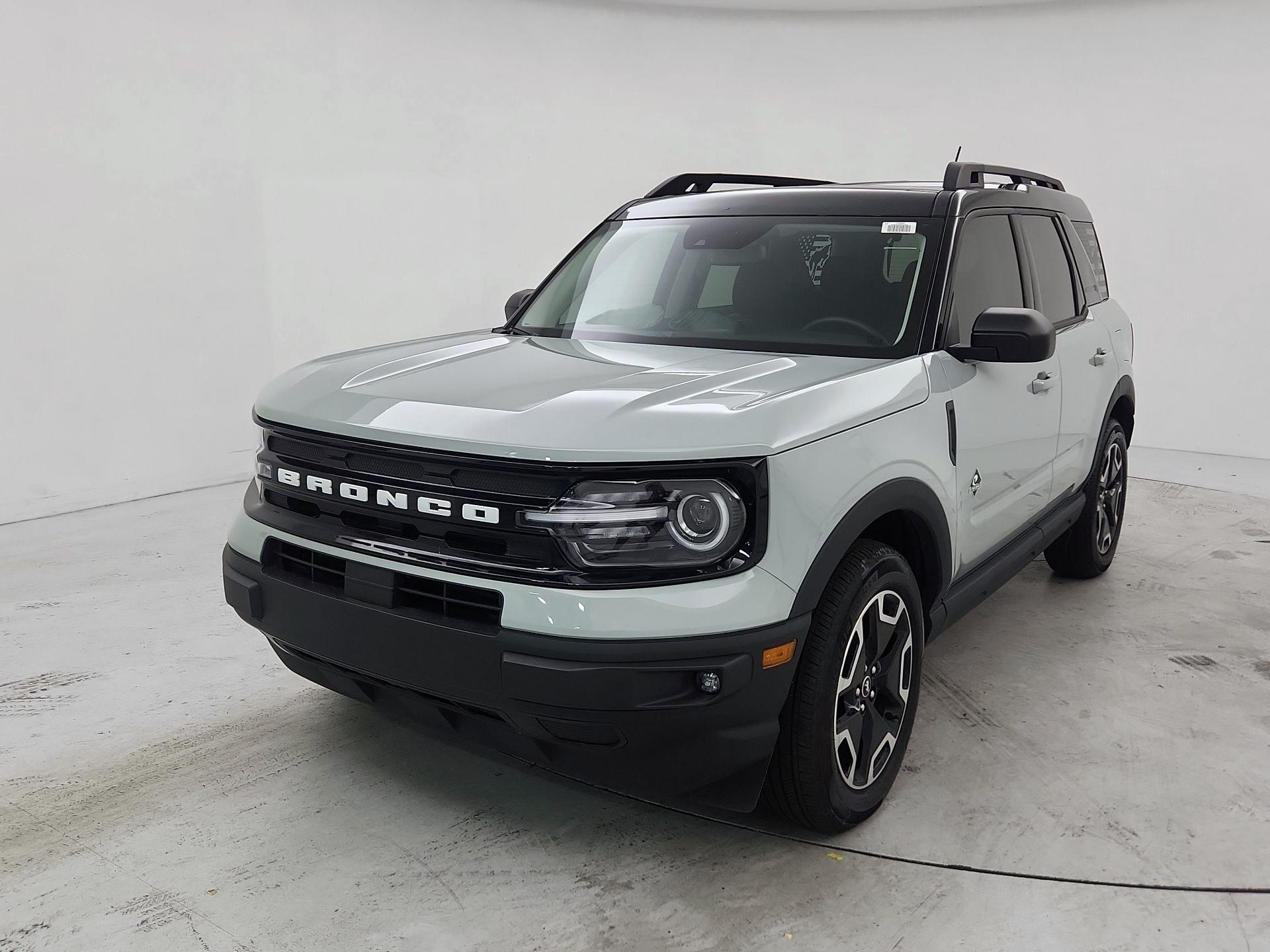 Thumbnail: 2023 Ford Bronco Sport - 3