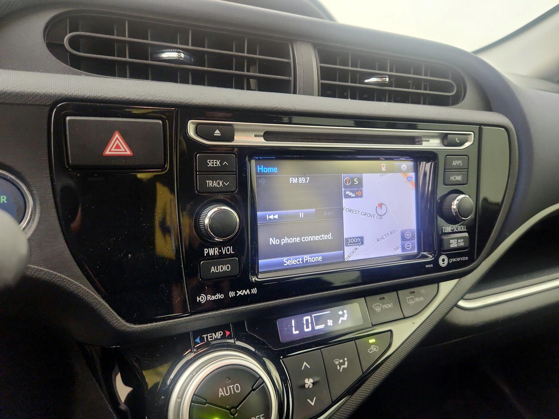 Thumbnail: 2016 Toyota Prius c - 14