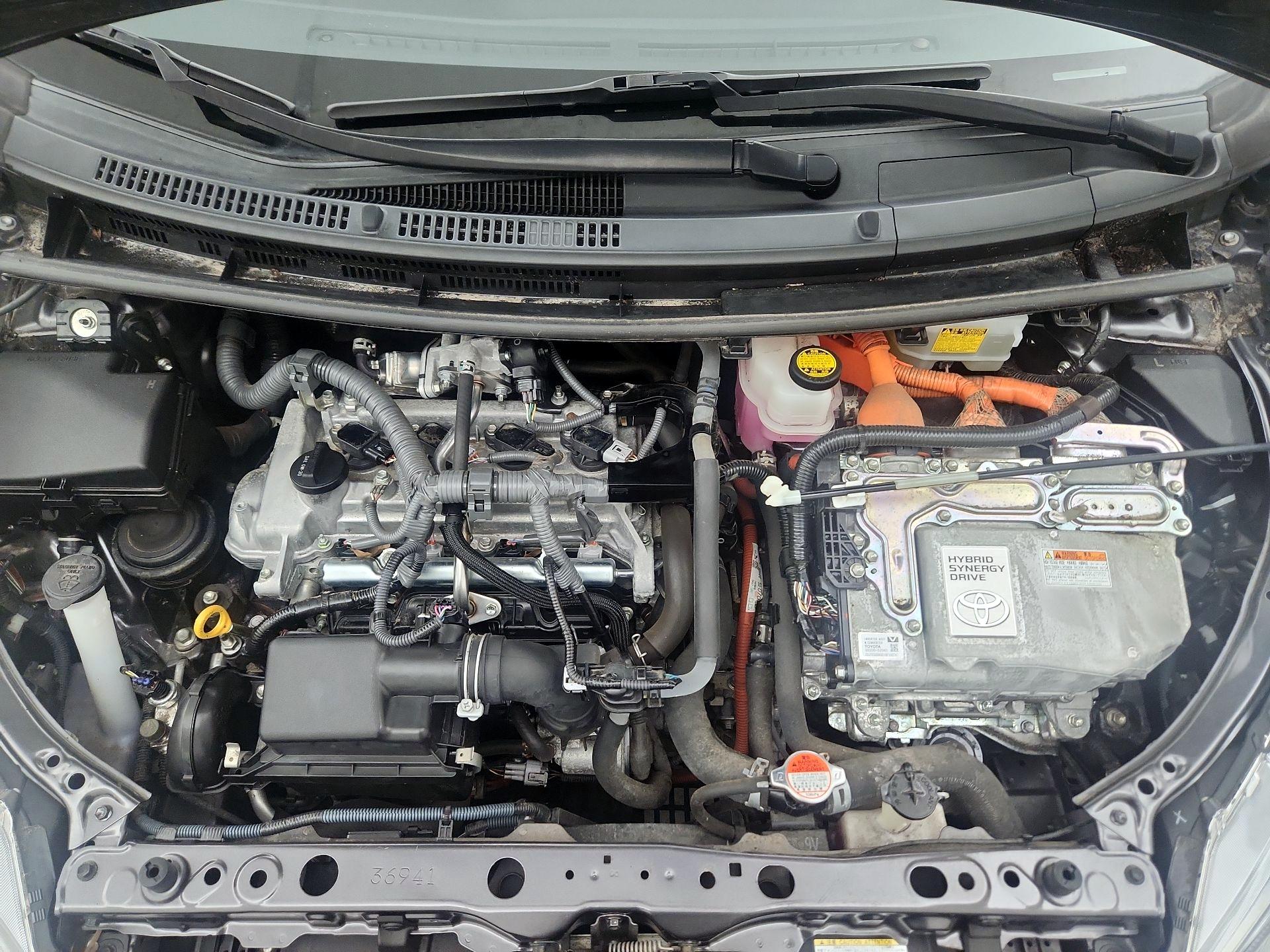 Thumbnail: 2016 Toyota Prius c - 20
