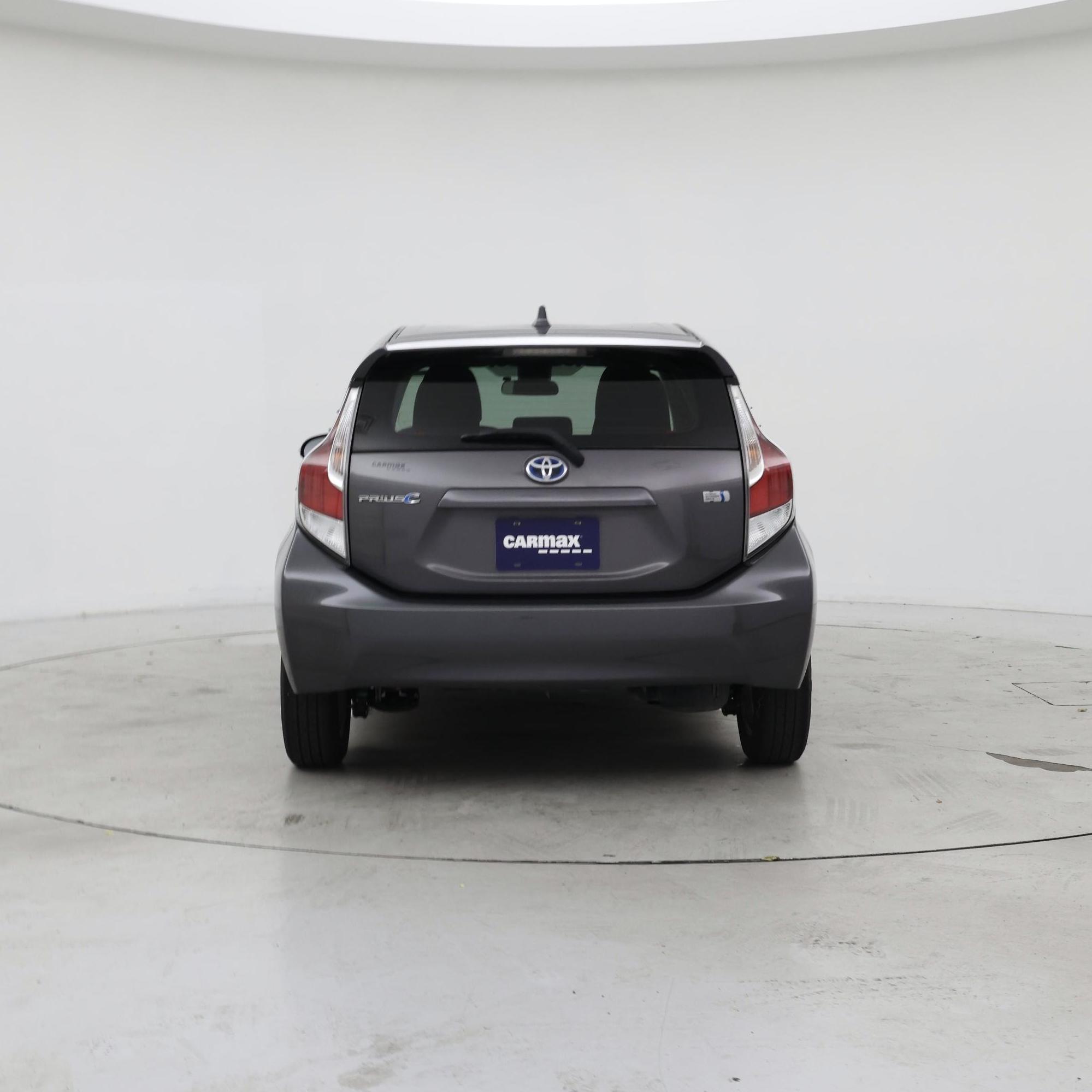 Thumbnail: 2016 Toyota Prius c - 6
