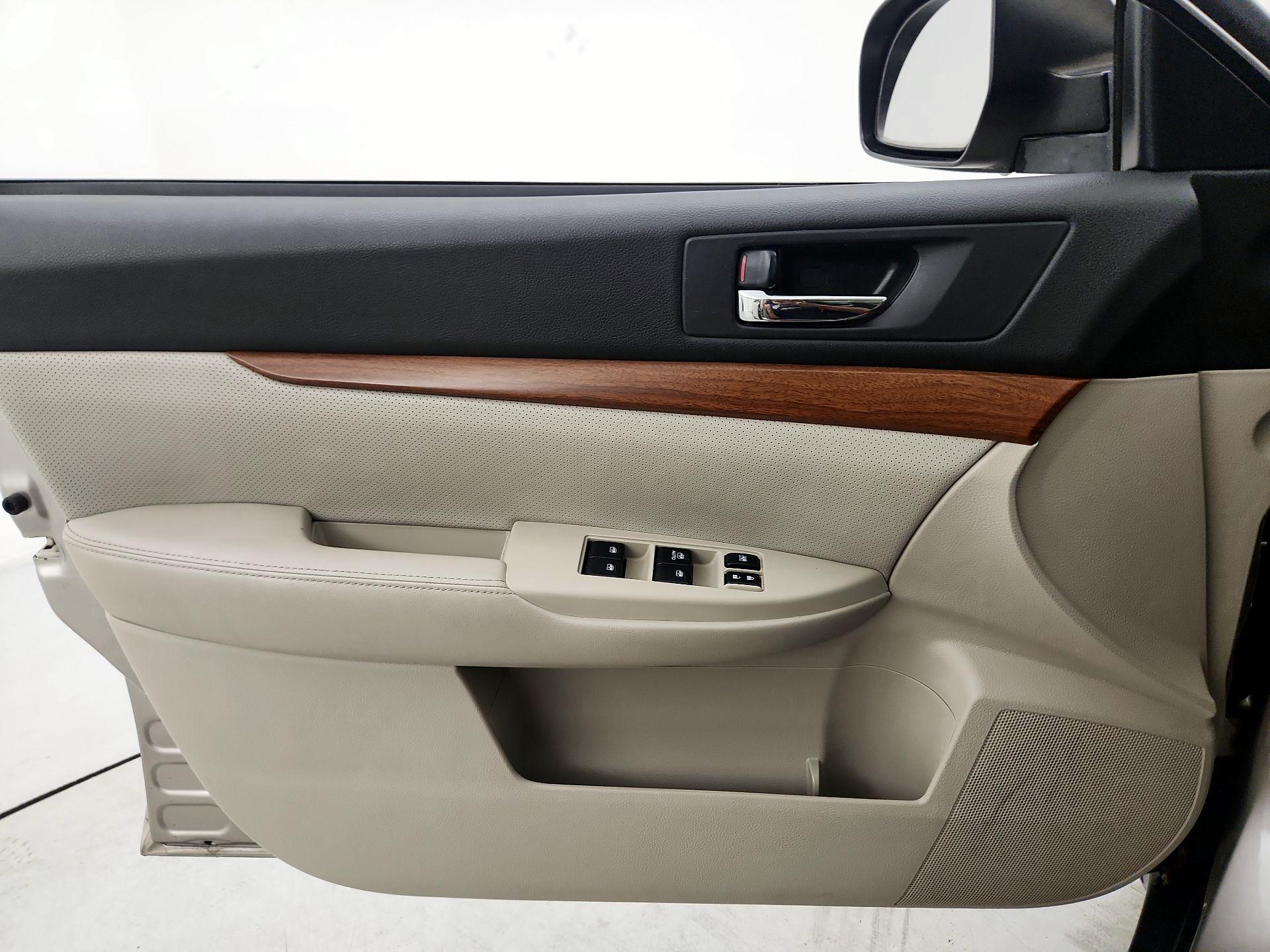 Thumbnail: 2014 Subaru Outback - 12