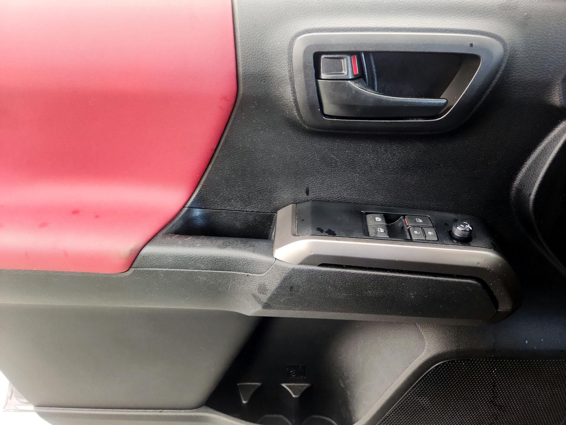 Thumbnail: 2022 Toyota Tacoma - 12
