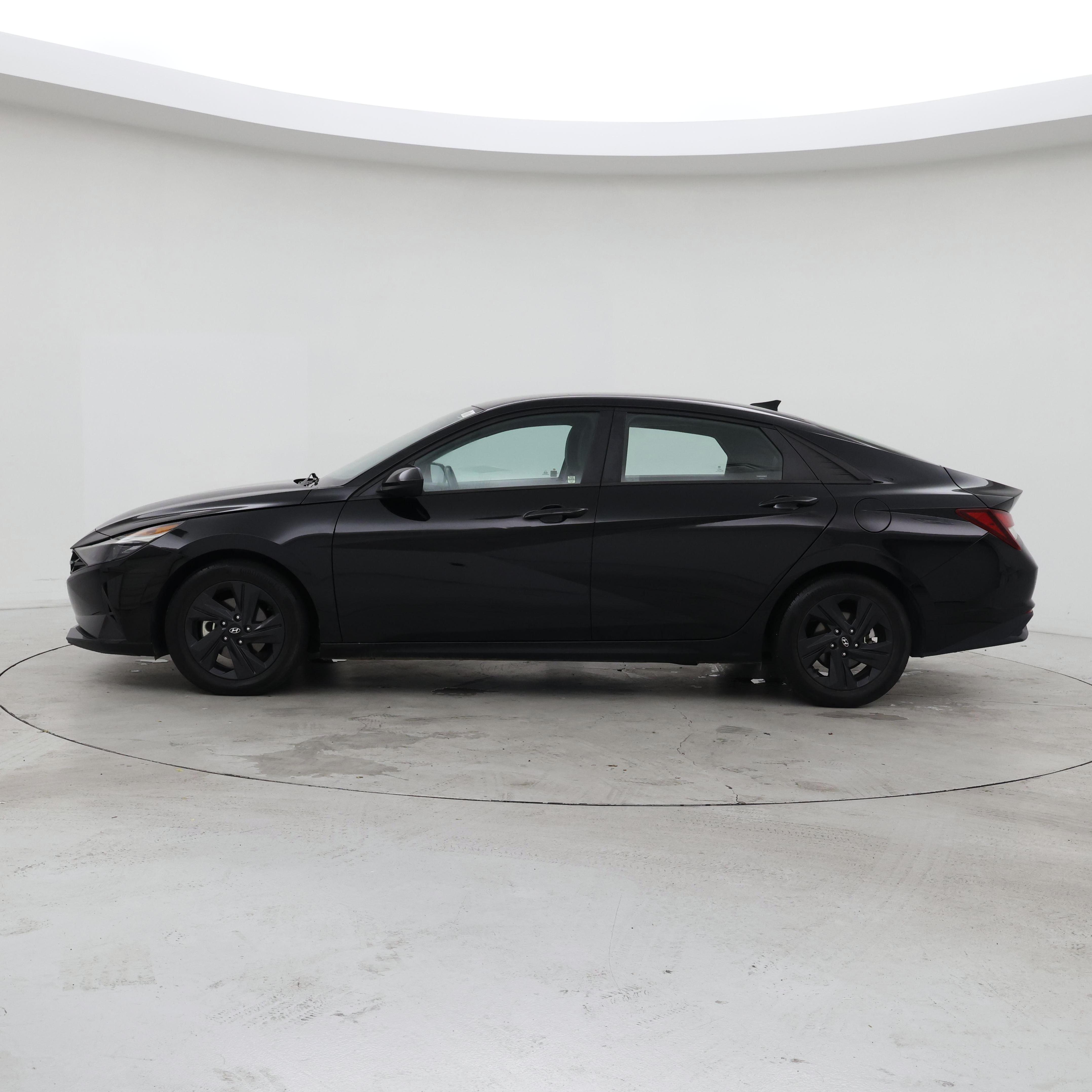 Thumbnail: 2022 Hyundai Elantra - 3