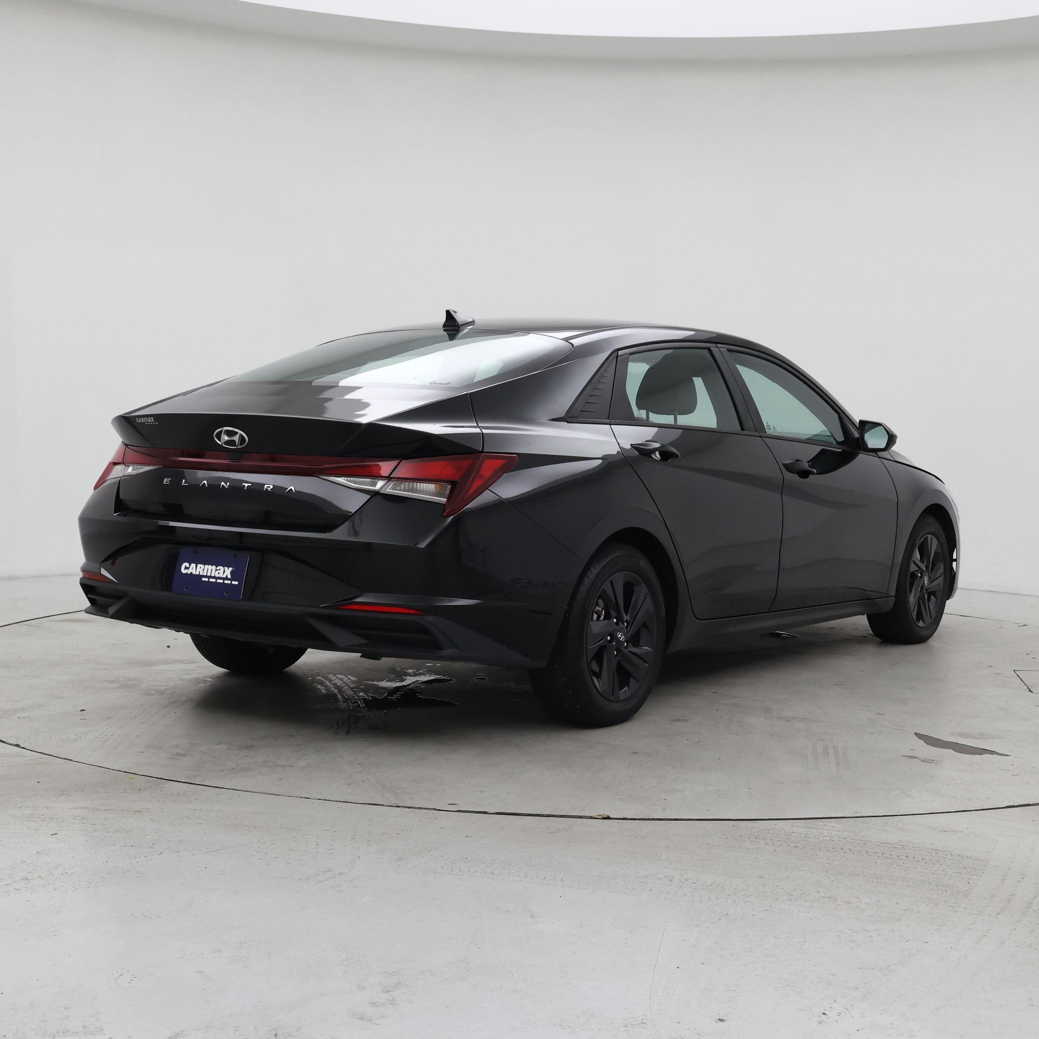 Thumbnail: 2022 Hyundai Elantra - 8