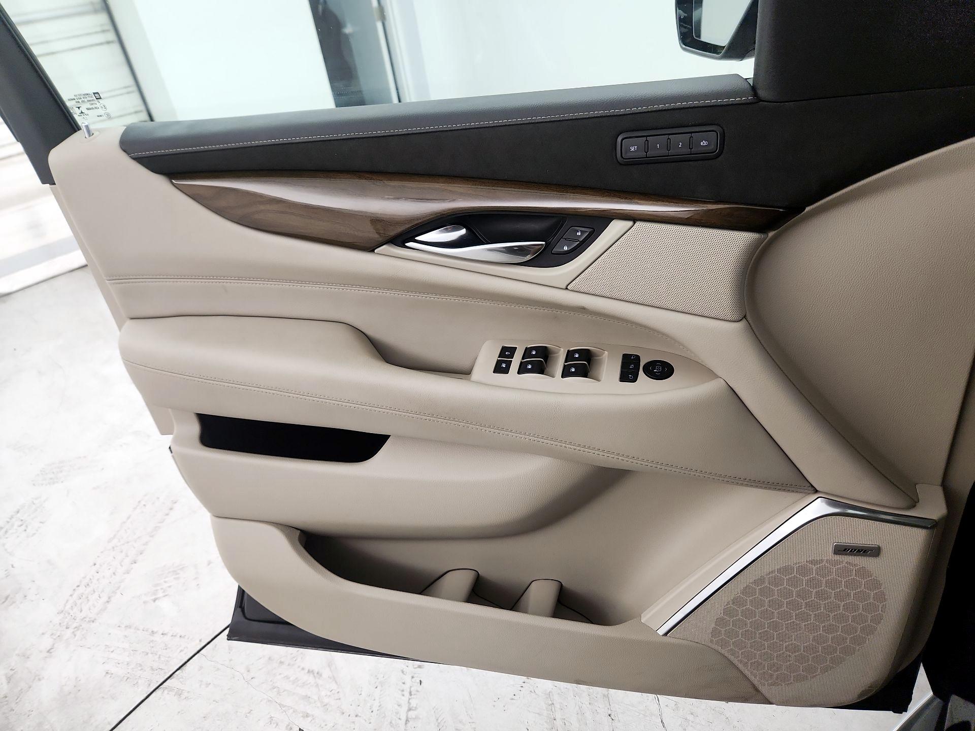 Thumbnail: 2020 Cadillac Escalade - 10