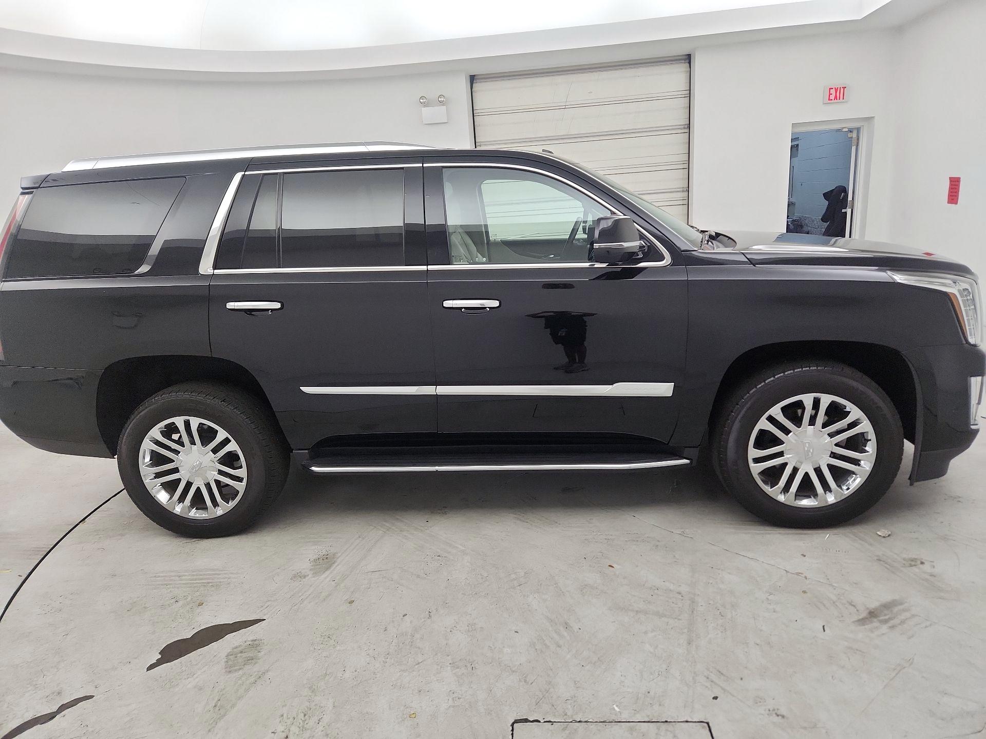 Thumbnail: 2020 Cadillac Escalade - 4