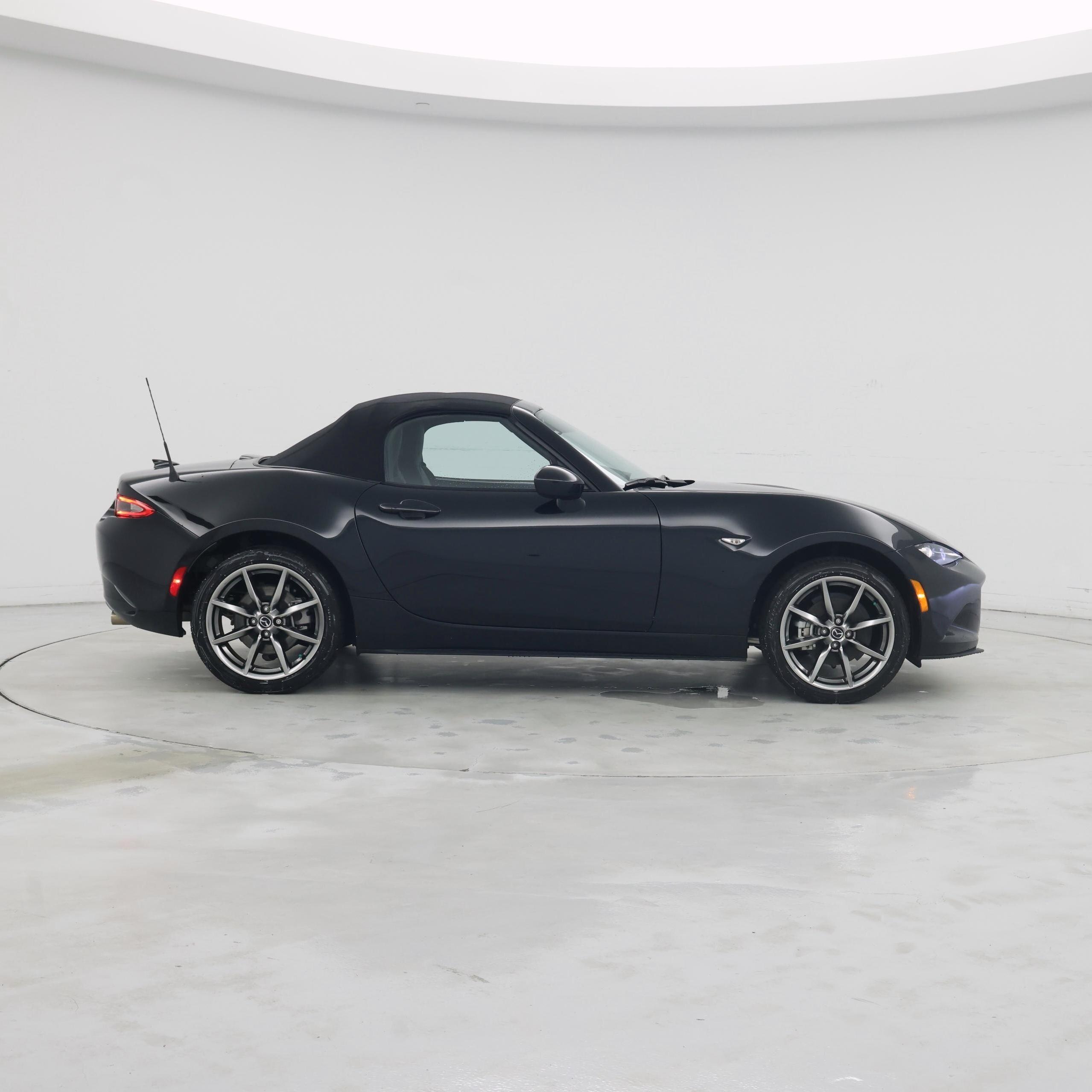 Thumbnail: 2023 Mazda MX-5 Miata - 7