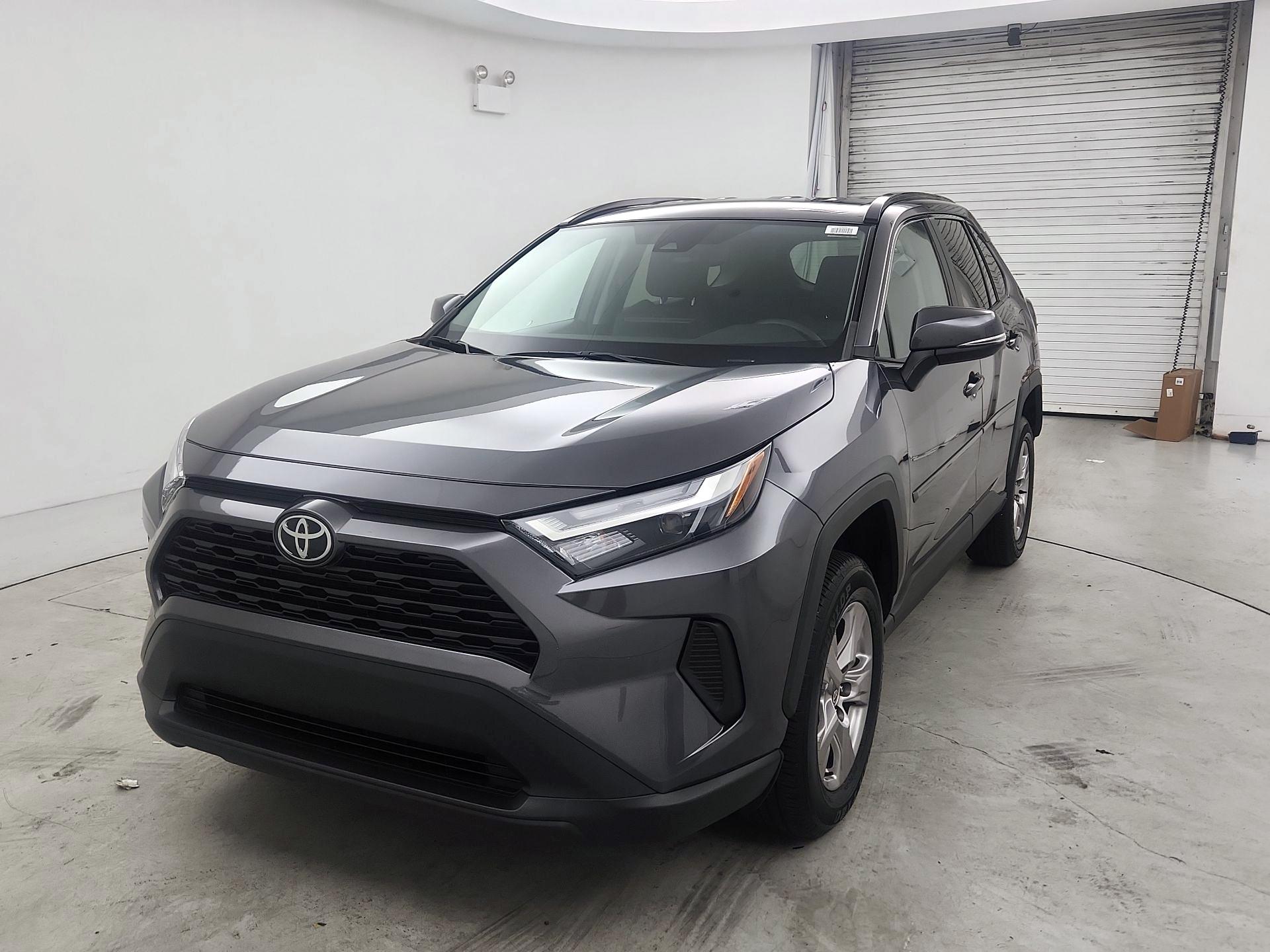 Thumbnail: 2022 Toyota RAV4 - 3