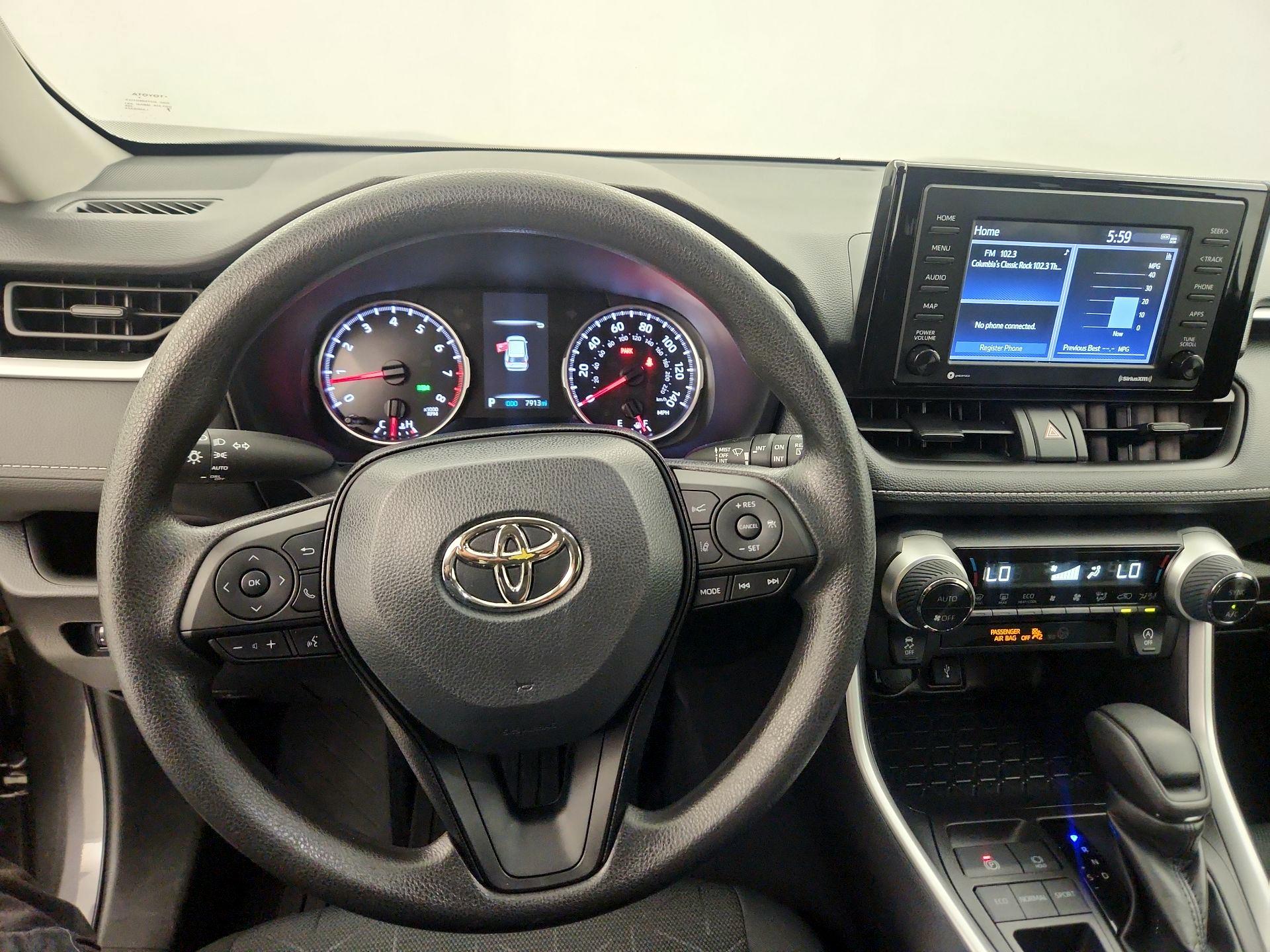 Thumbnail: 2022 Toyota RAV4 - 8