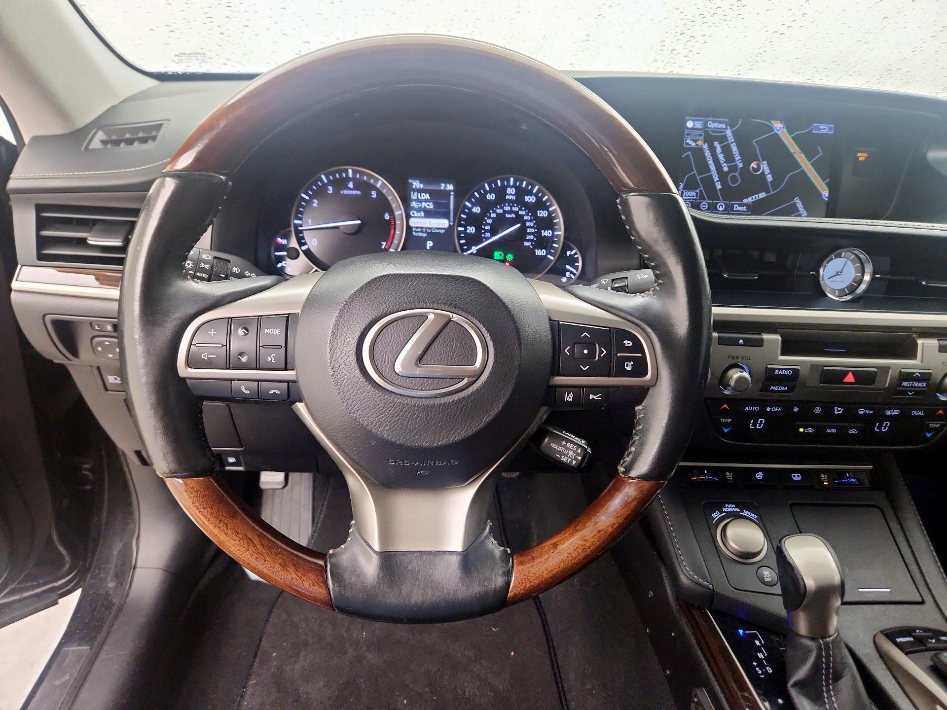 Thumbnail: 2016 Lexus ES - 9