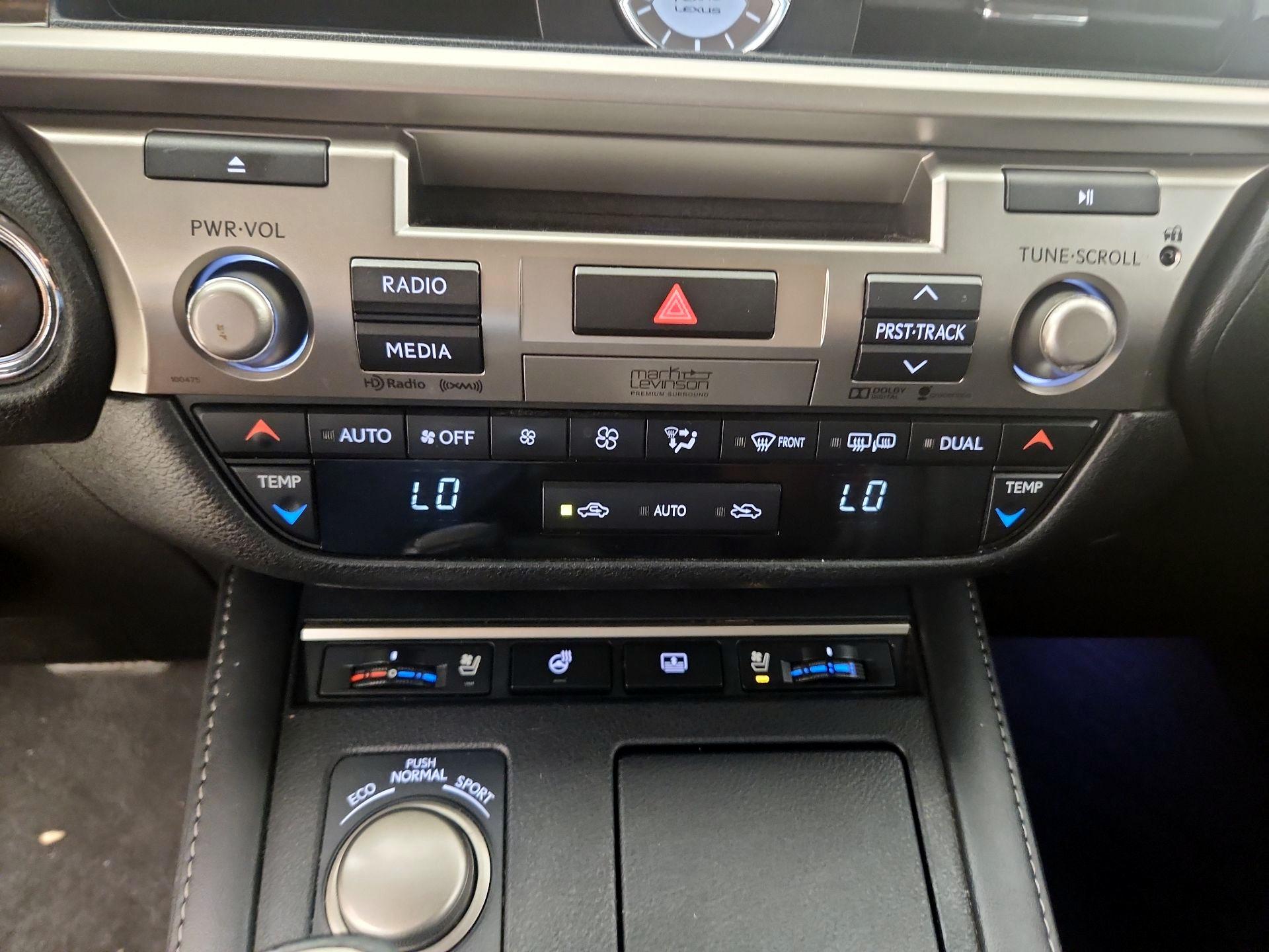 Thumbnail: 2016 Lexus ES - 16