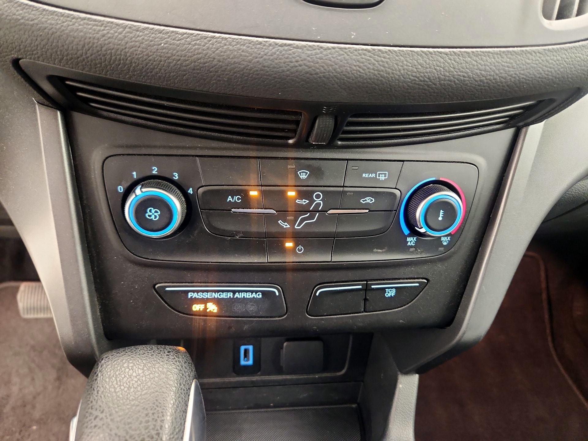 Thumbnail: 2018 Ford Escape - 16