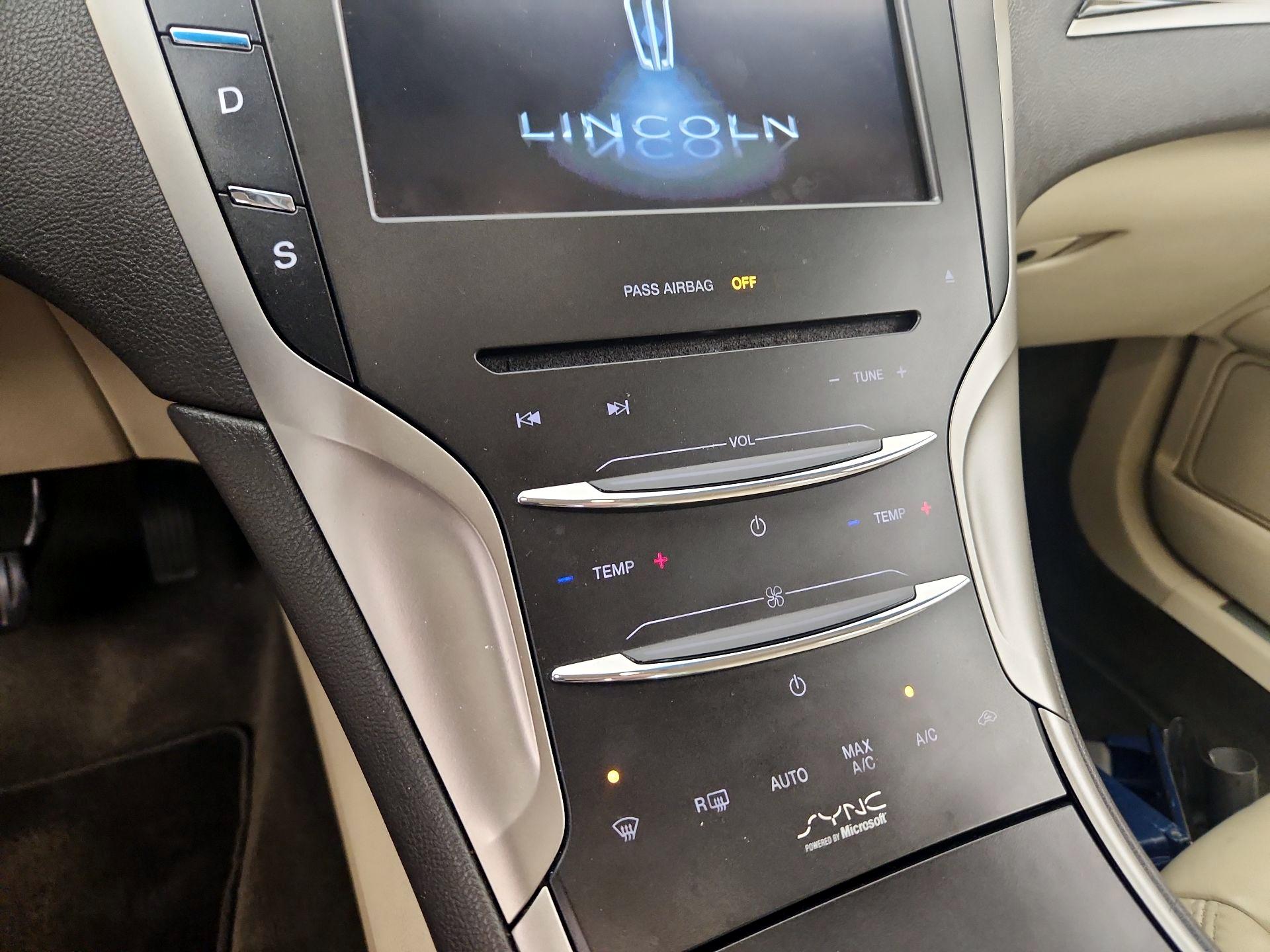 Thumbnail: 2014 Lincoln MKZ - 14