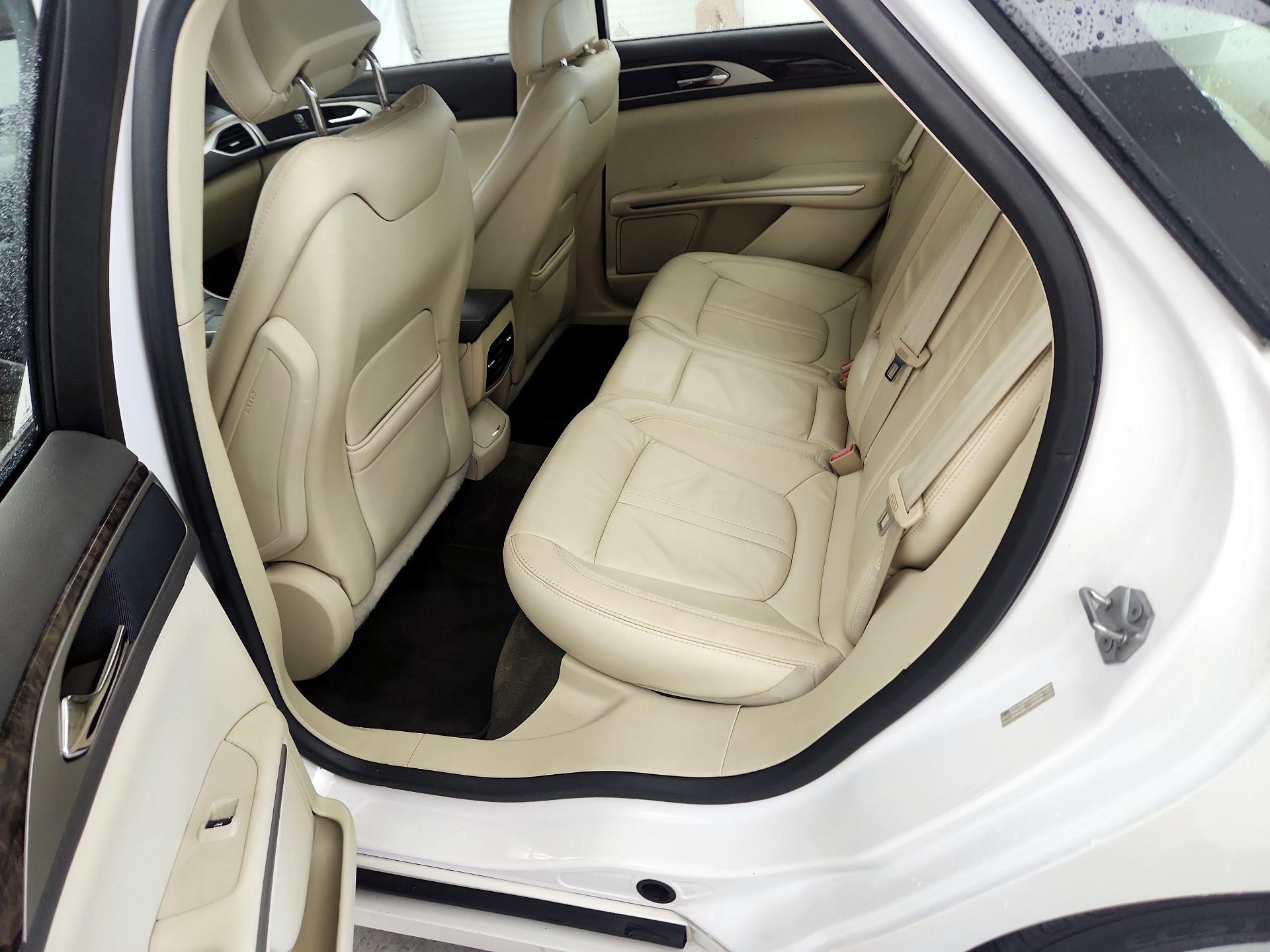 Thumbnail: 2014 Lincoln MKZ - 15