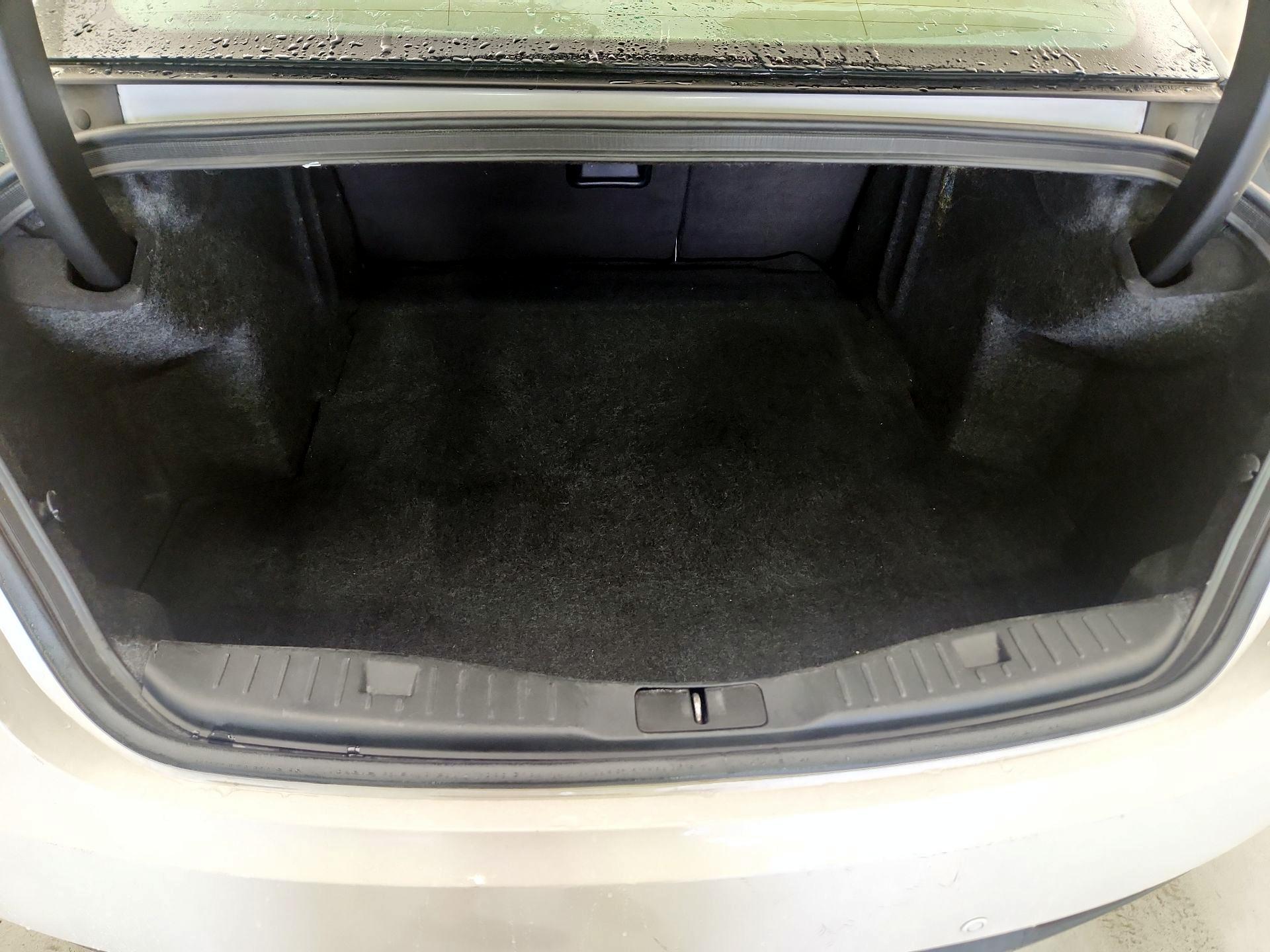 Thumbnail: 2014 Lincoln MKZ - 16