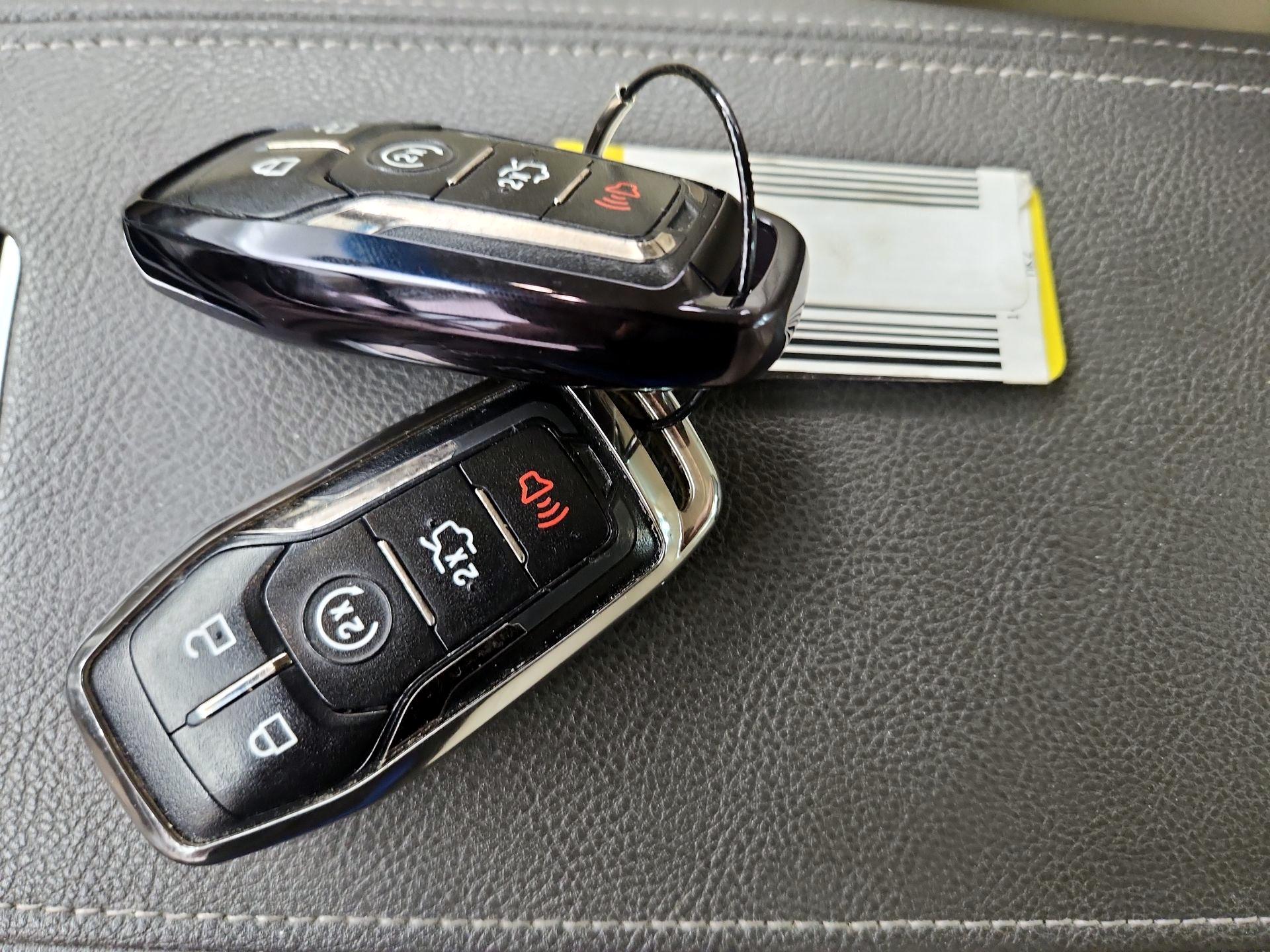 Thumbnail: 2014 Lincoln MKZ - 18