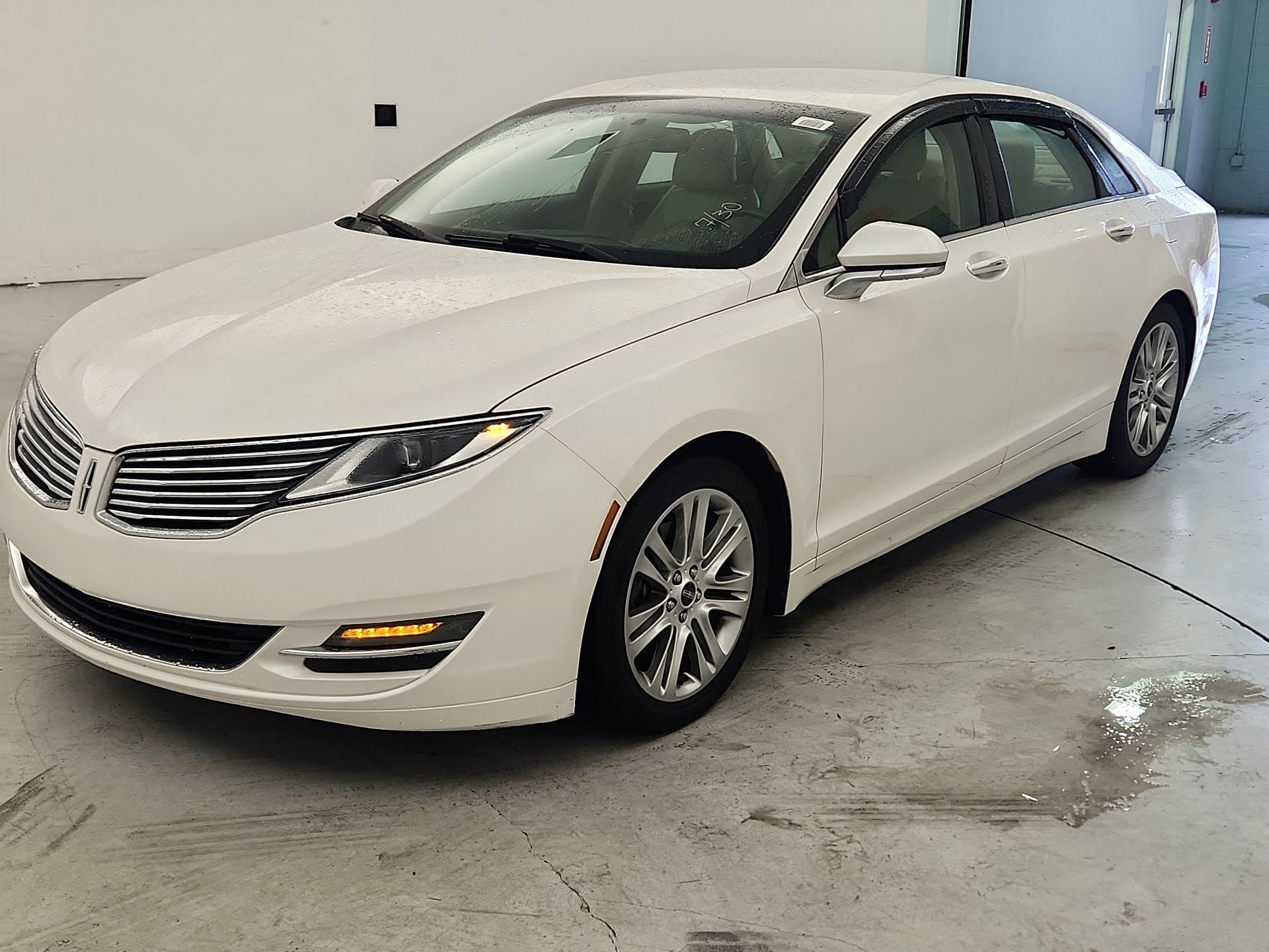 Thumbnail: 2014 Lincoln MKZ - 3