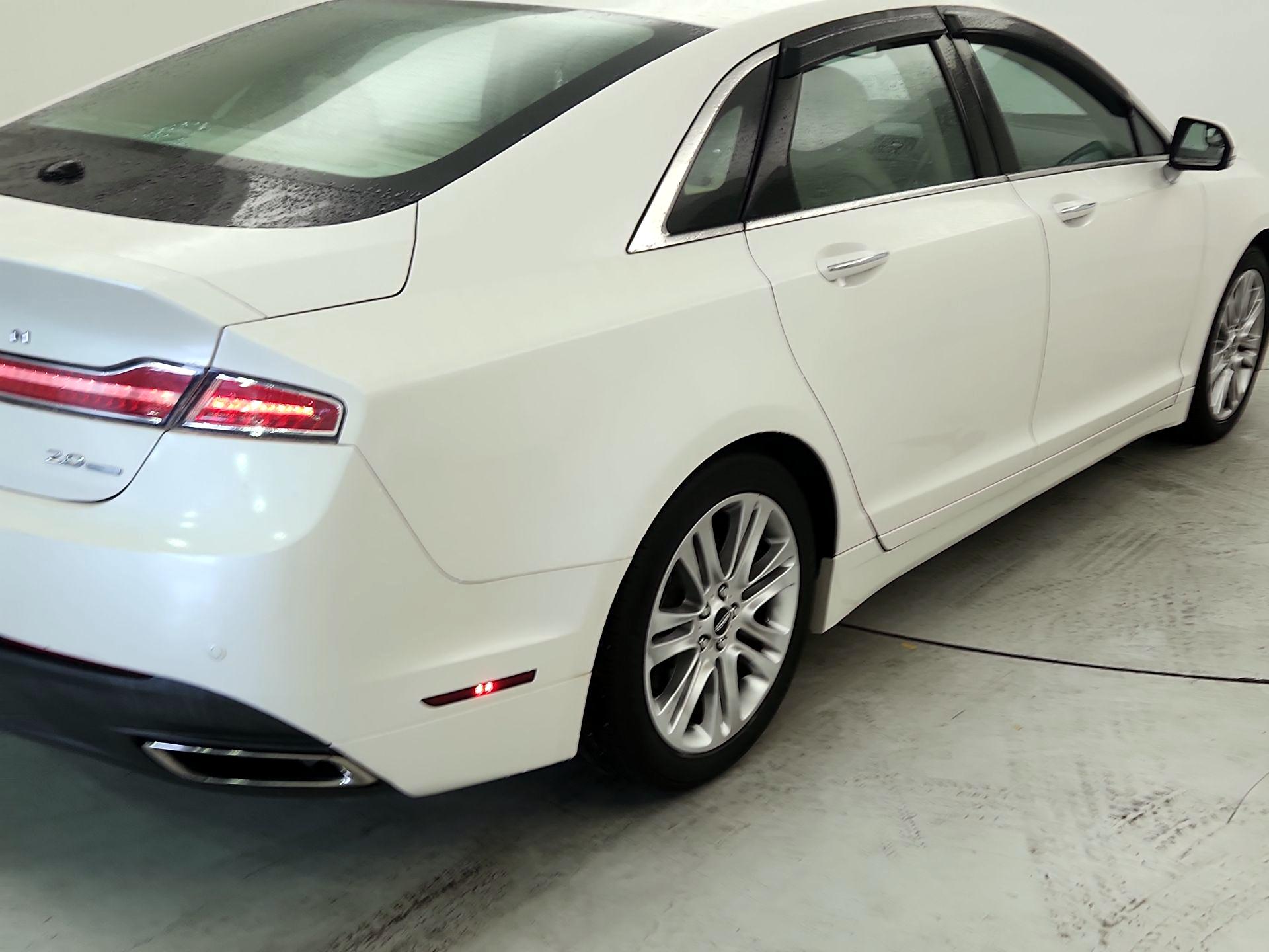 Thumbnail: 2014 Lincoln MKZ - 5