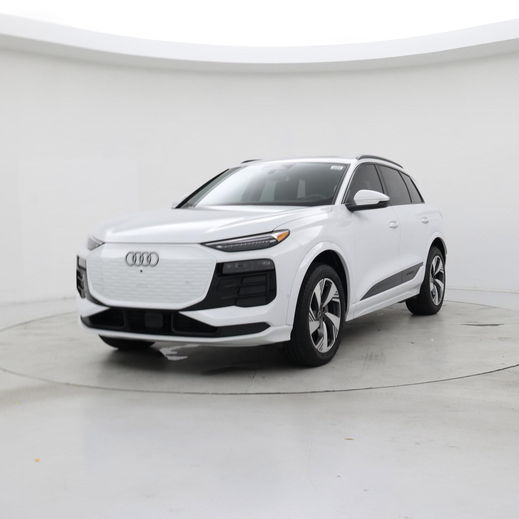 Thumbnail: 2025 Audi Q6 e-tron - 4
