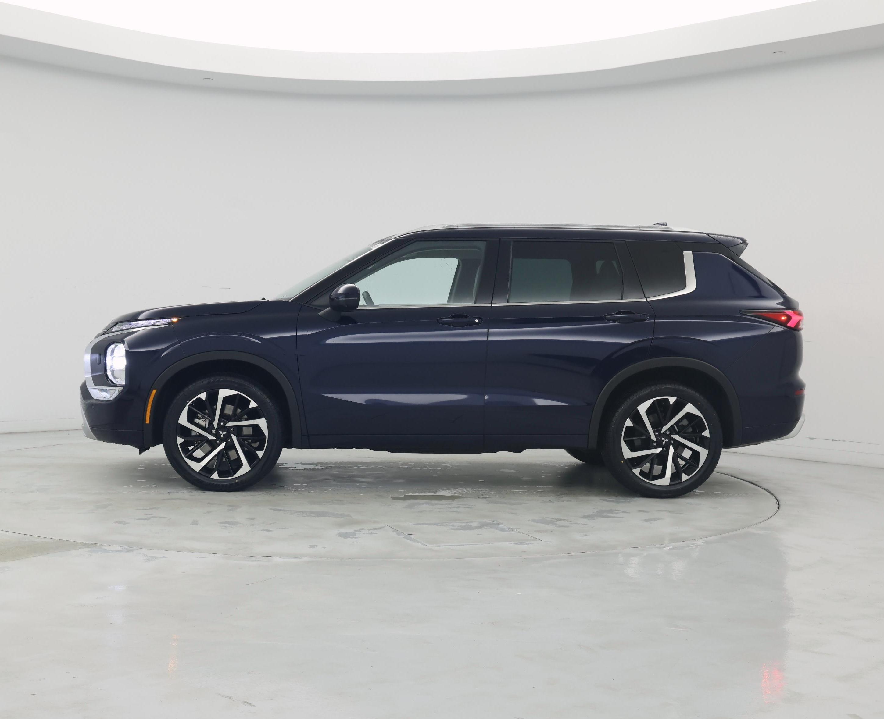 Thumbnail: 2022 Mitsubishi Outlander - 3