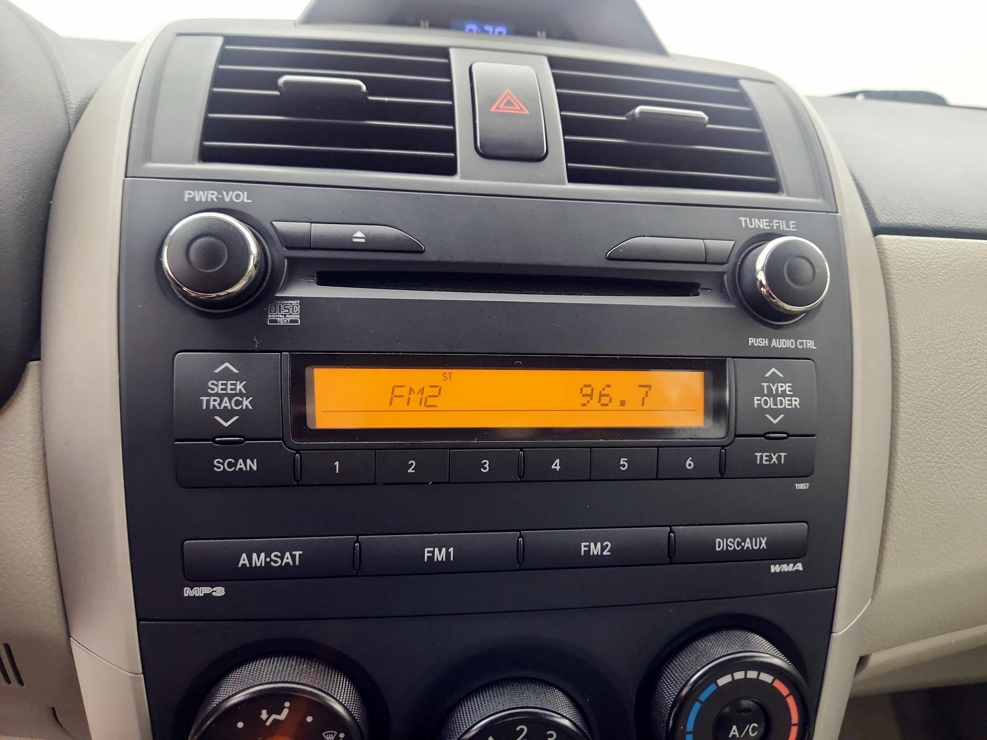 Thumbnail: 2013 Toyota Corolla - 14