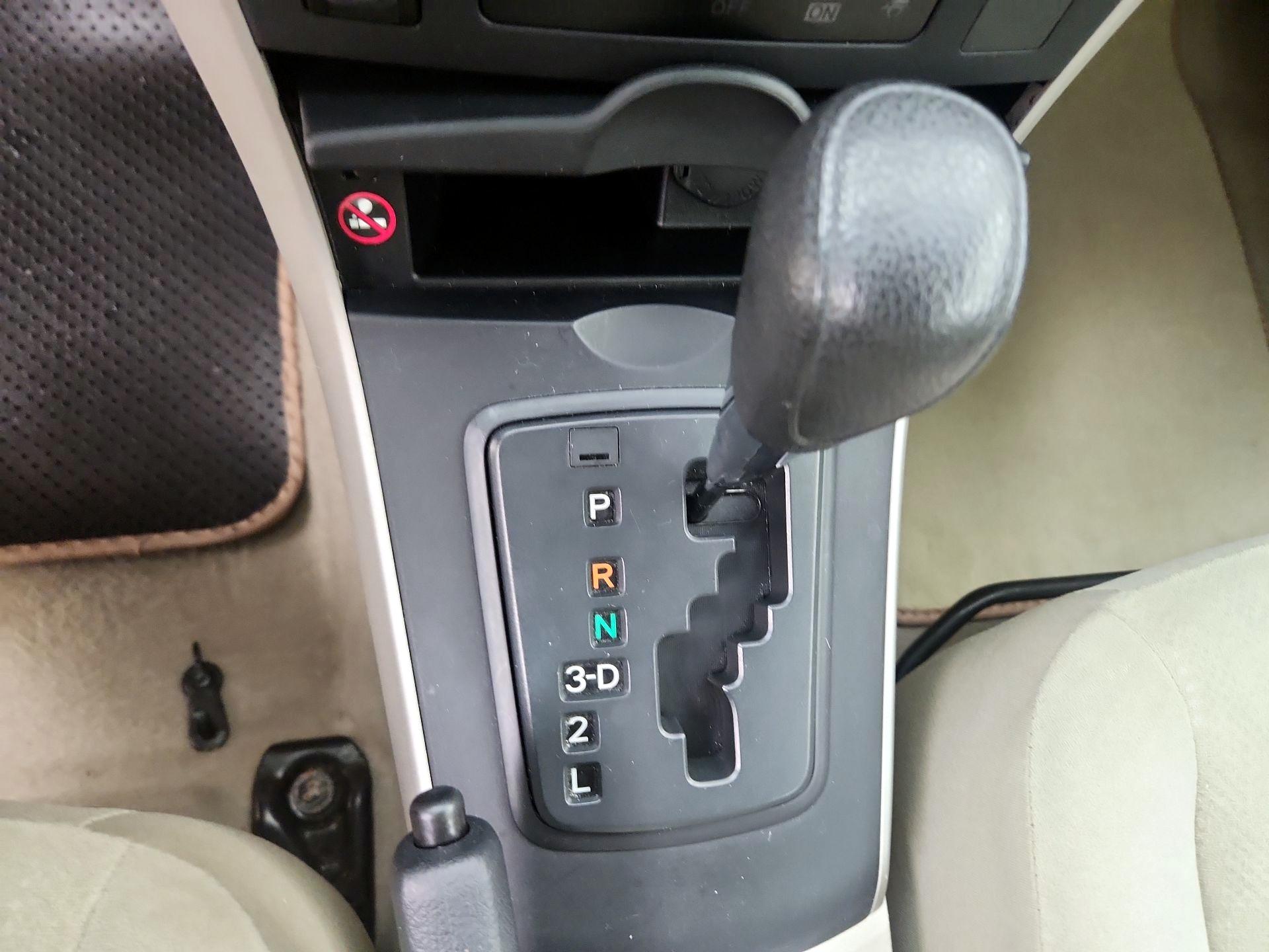 Thumbnail: 2013 Toyota Corolla - 16