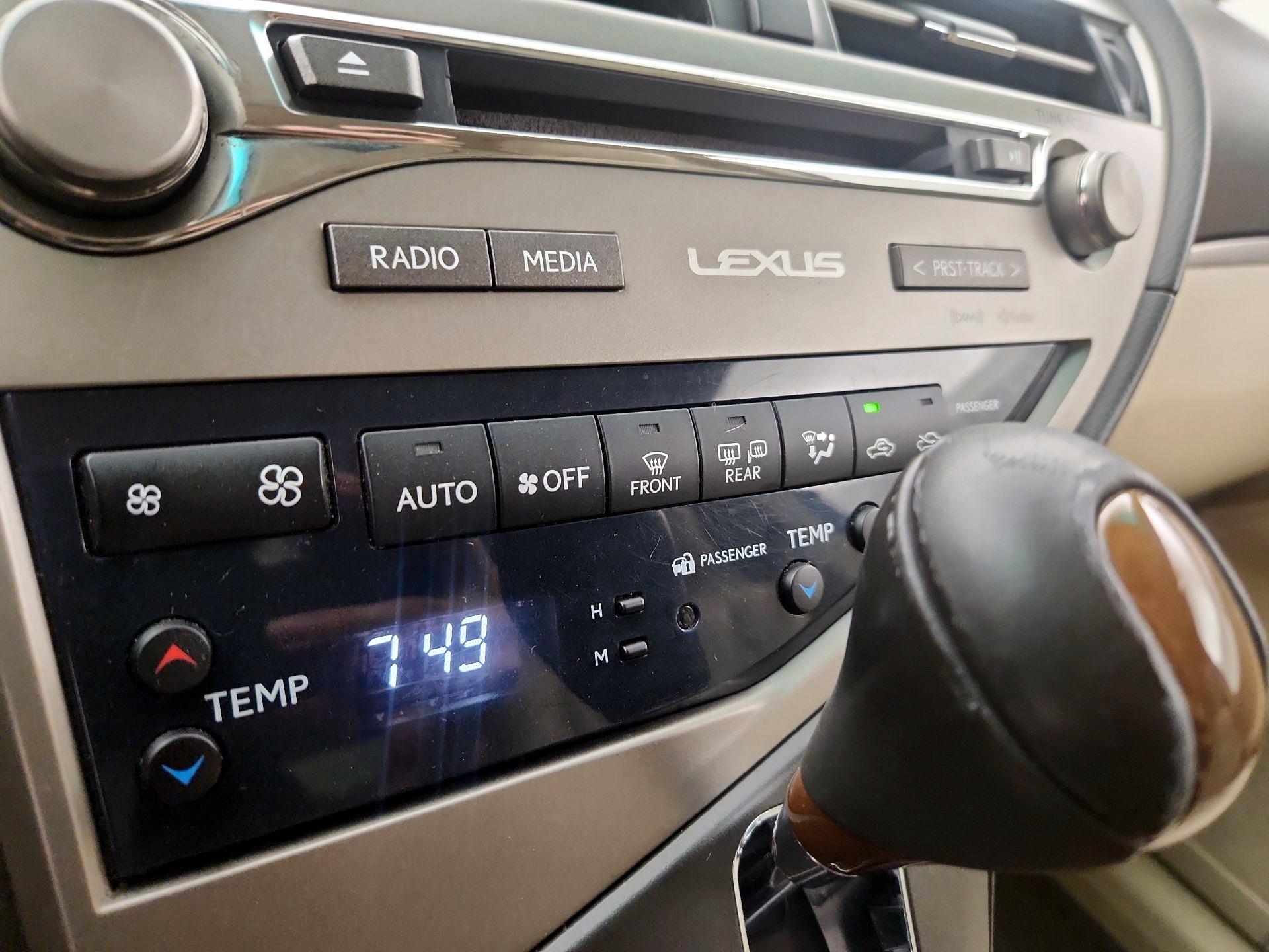 Thumbnail: 2015 Lexus RX - 16