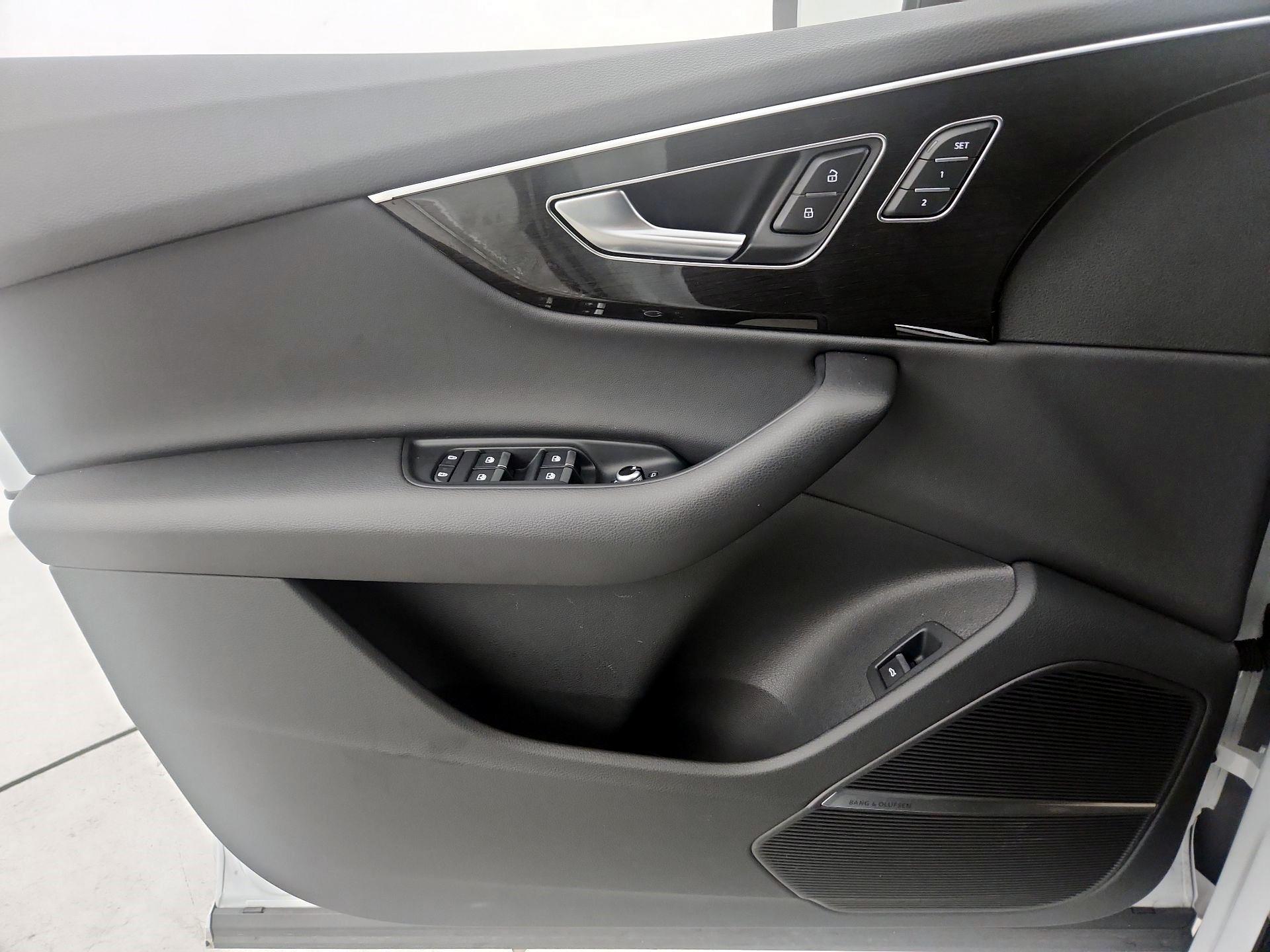 Thumbnail: 2022 Audi Q7 - 12