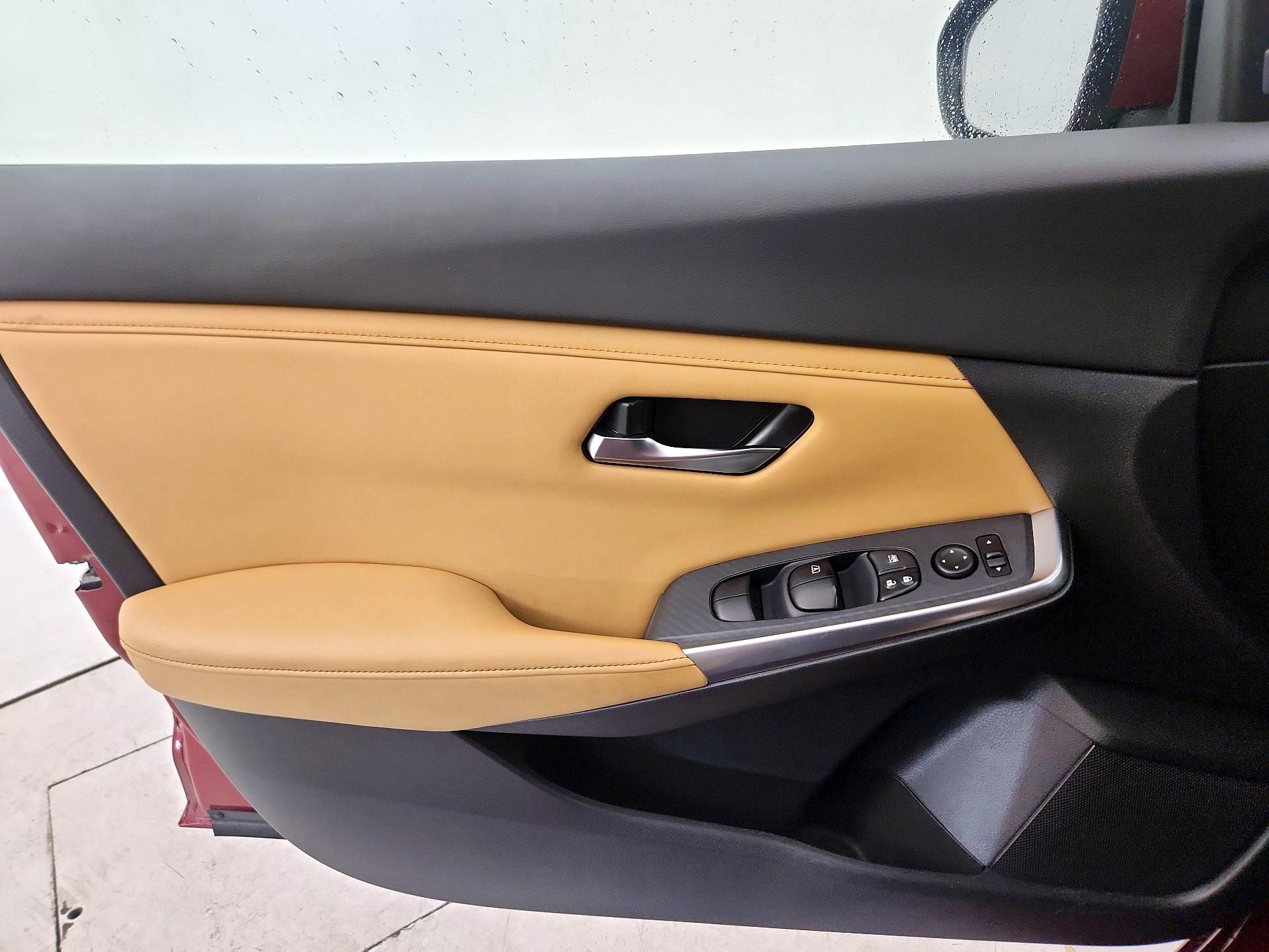 Thumbnail: 2020 Nissan Sentra - 10