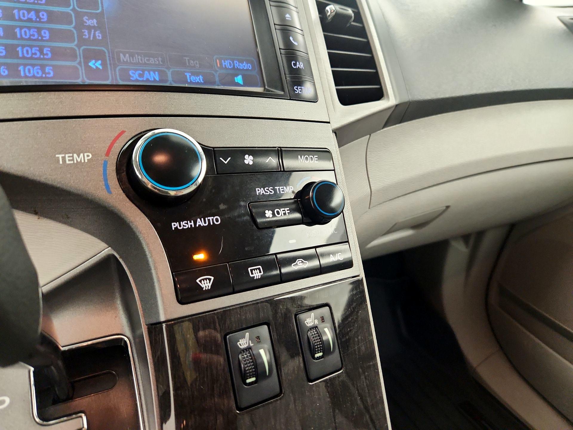 Thumbnail: 2014 Toyota Venza - 14