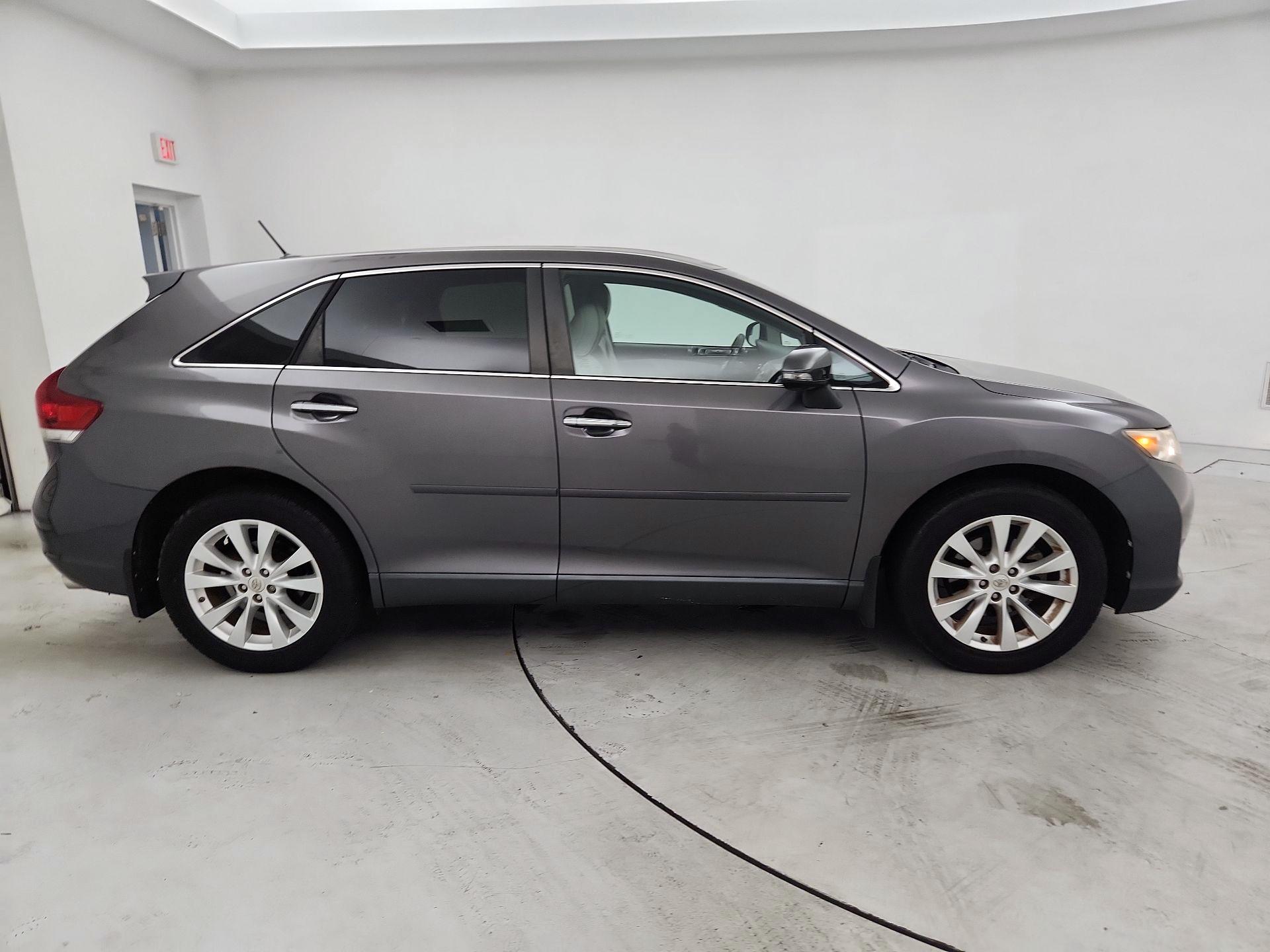 Thumbnail: 2014 Toyota Venza - 4