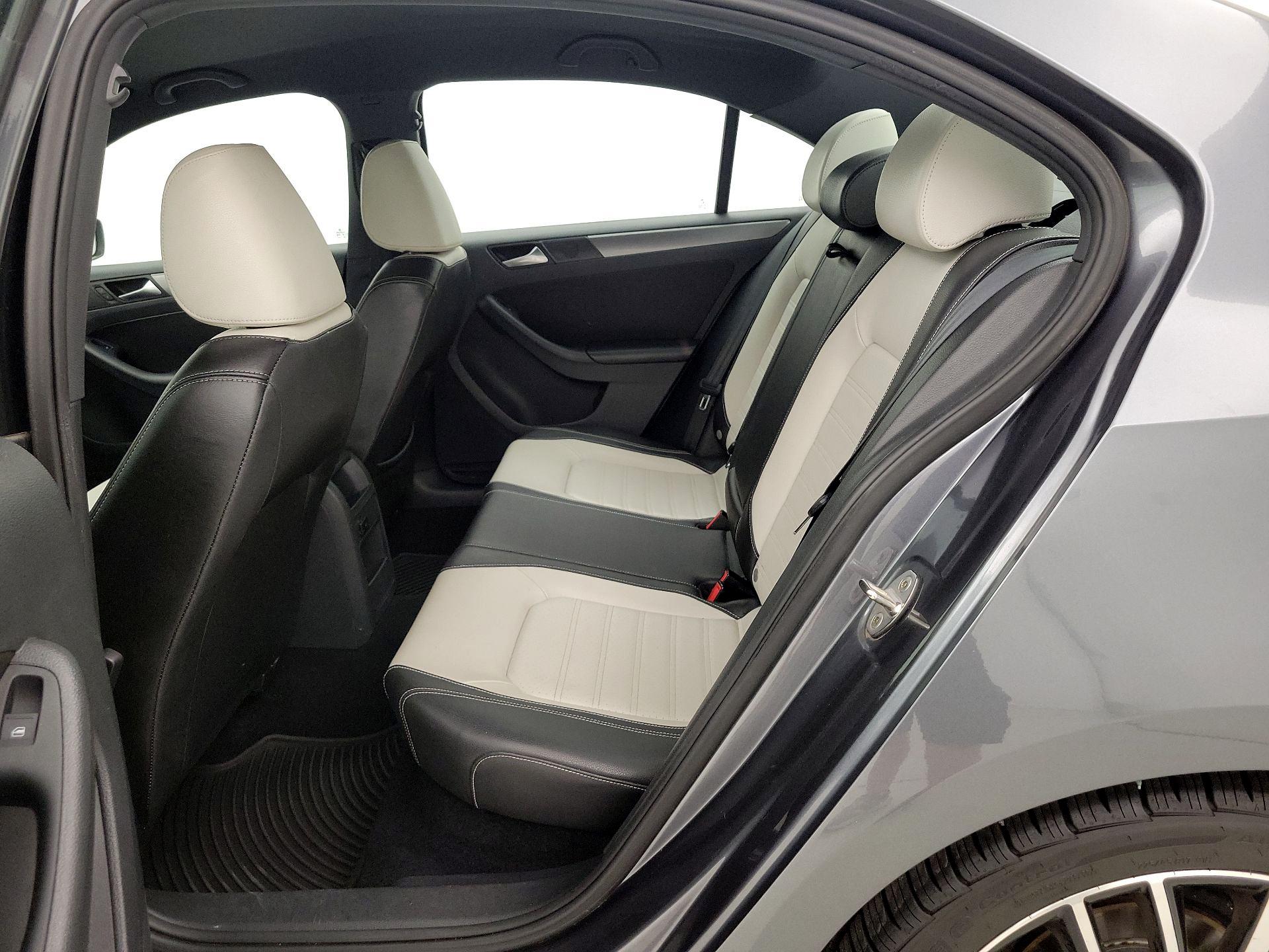 Thumbnail: 2016 Volkswagen Jetta - 20