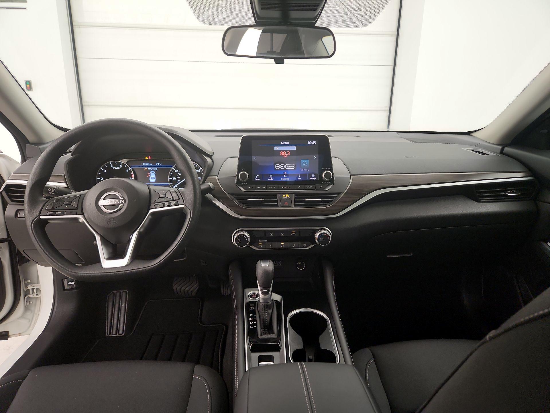 Thumbnail: 2023 Nissan Altima - 9