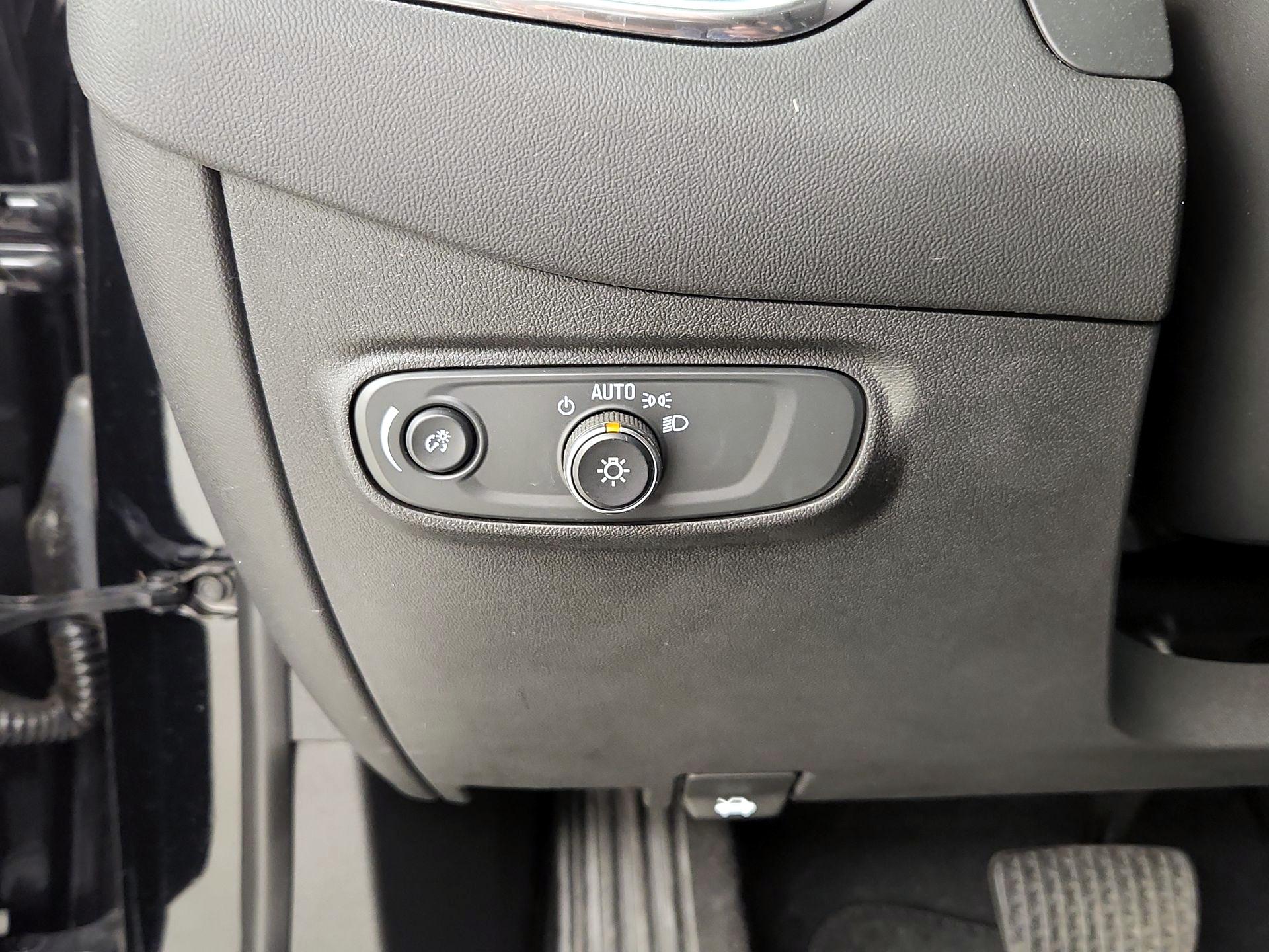Thumbnail: 2020 Chevrolet Equinox - 13