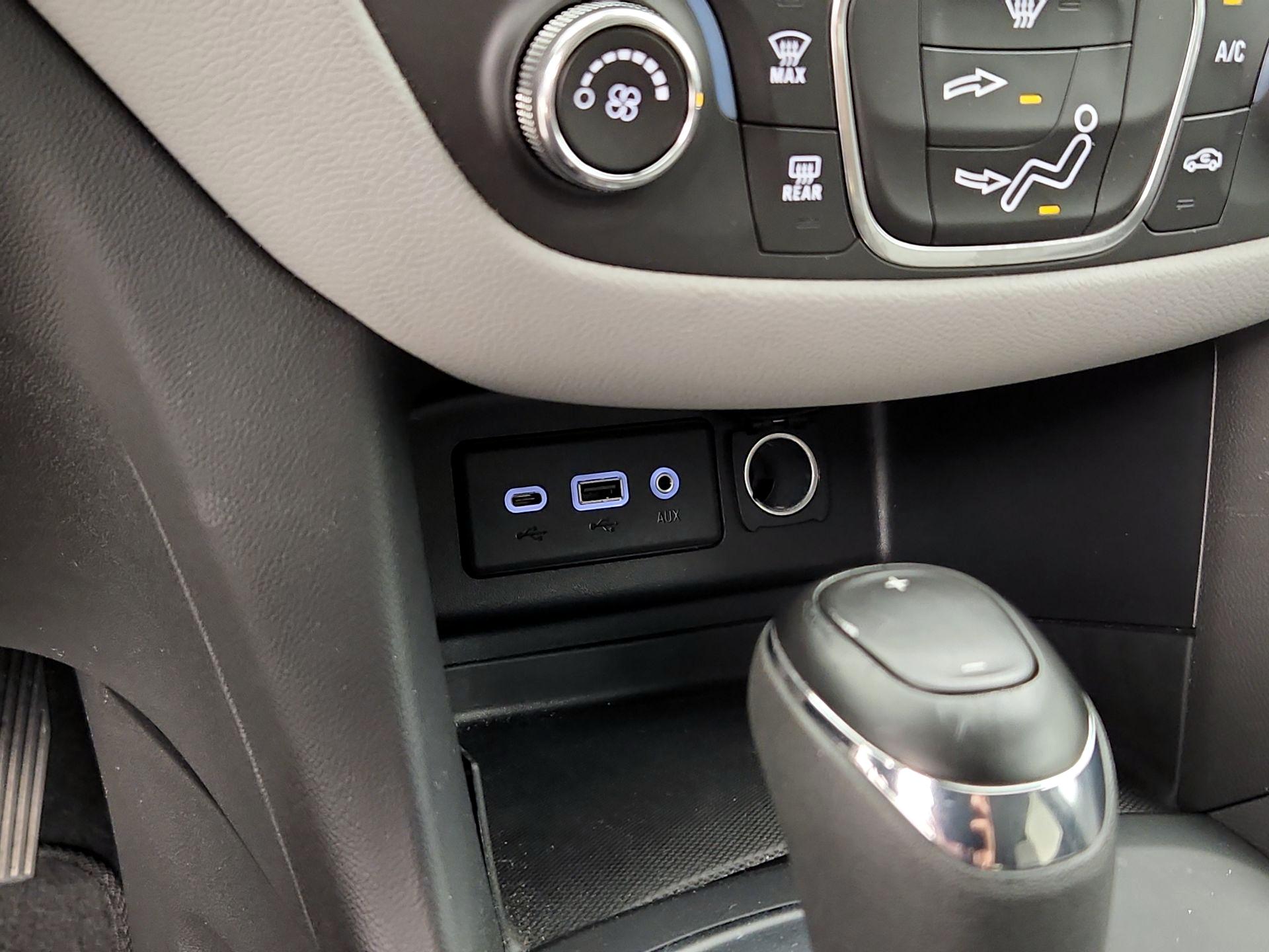 Thumbnail: 2020 Chevrolet Equinox - 18