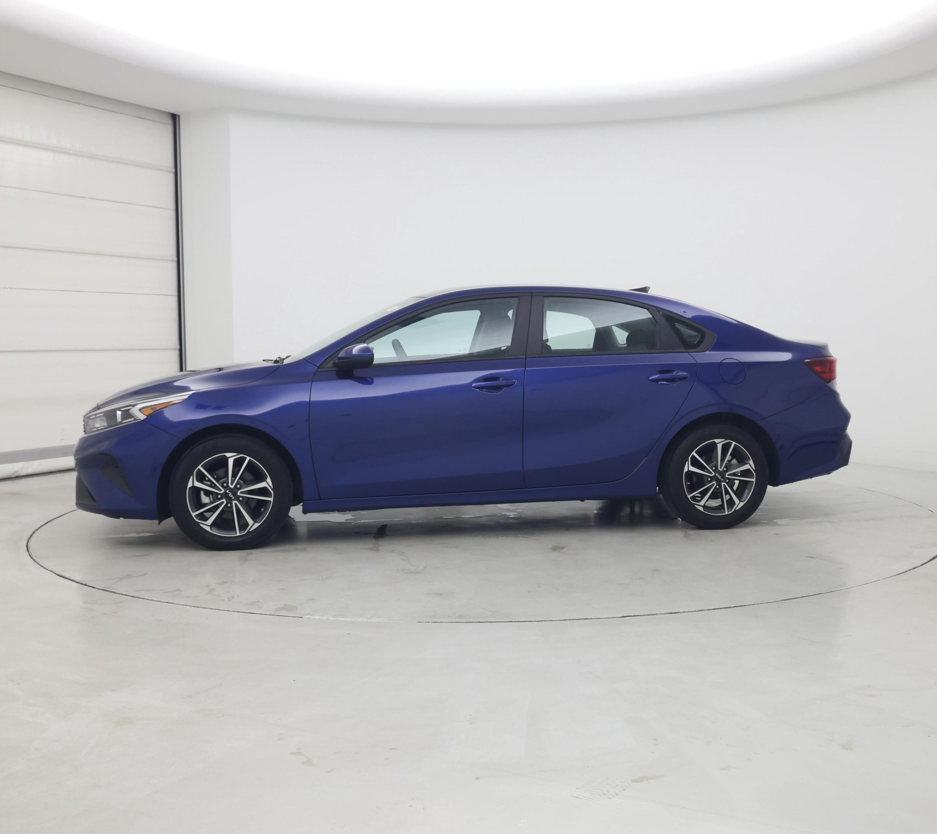 Thumbnail: 2023 Kia Forte - 3