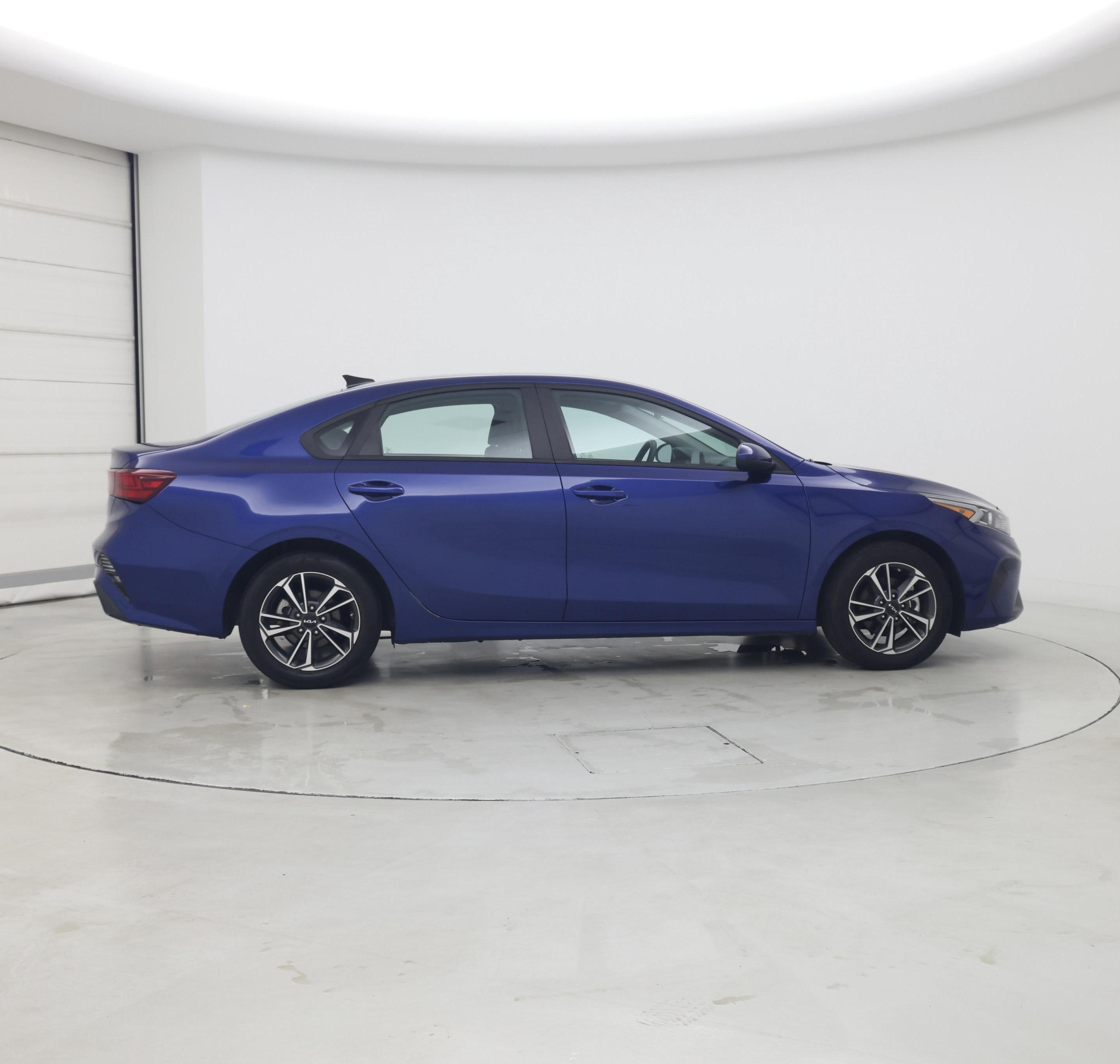 Thumbnail: 2023 Kia Forte - 7