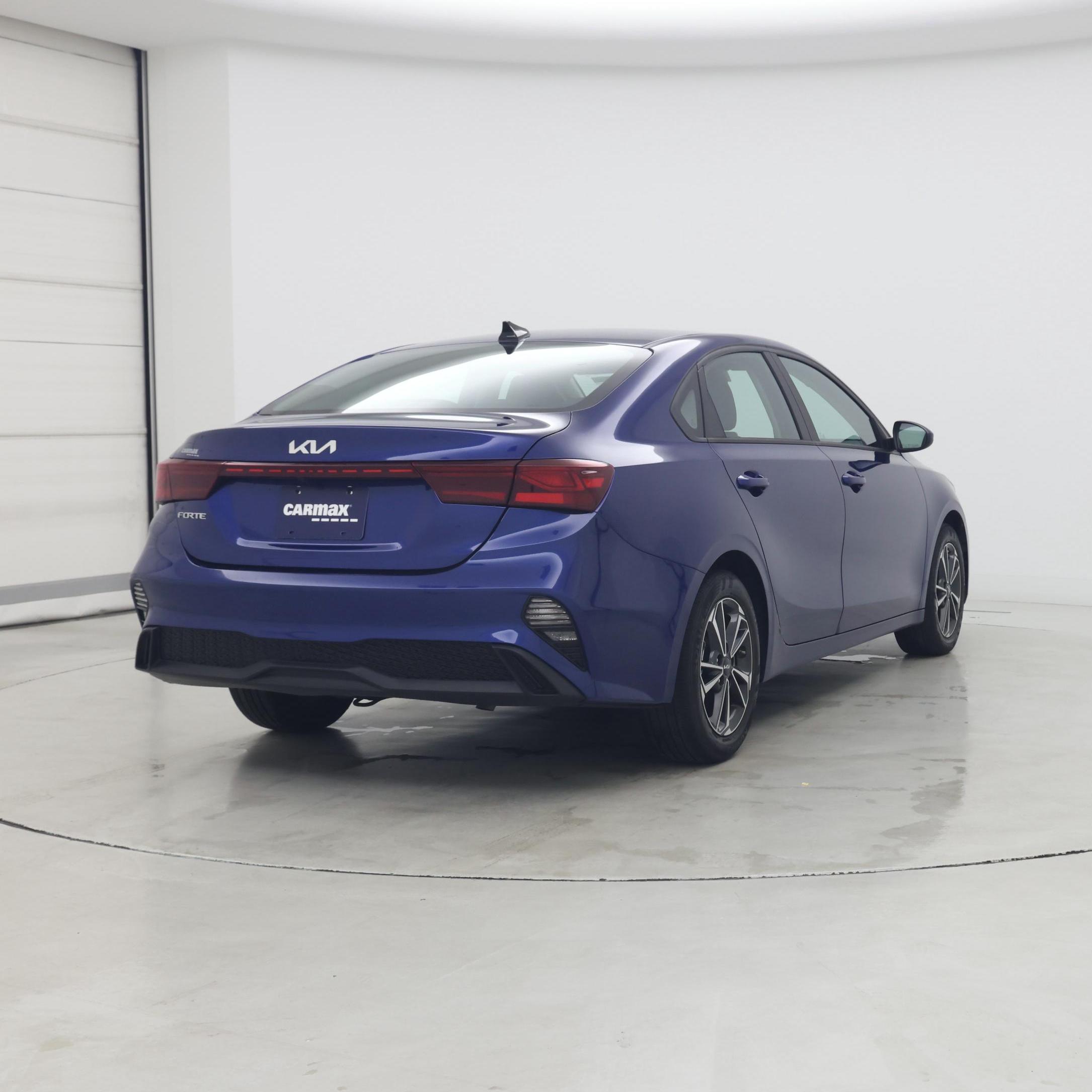 Thumbnail: 2023 Kia Forte - 8
