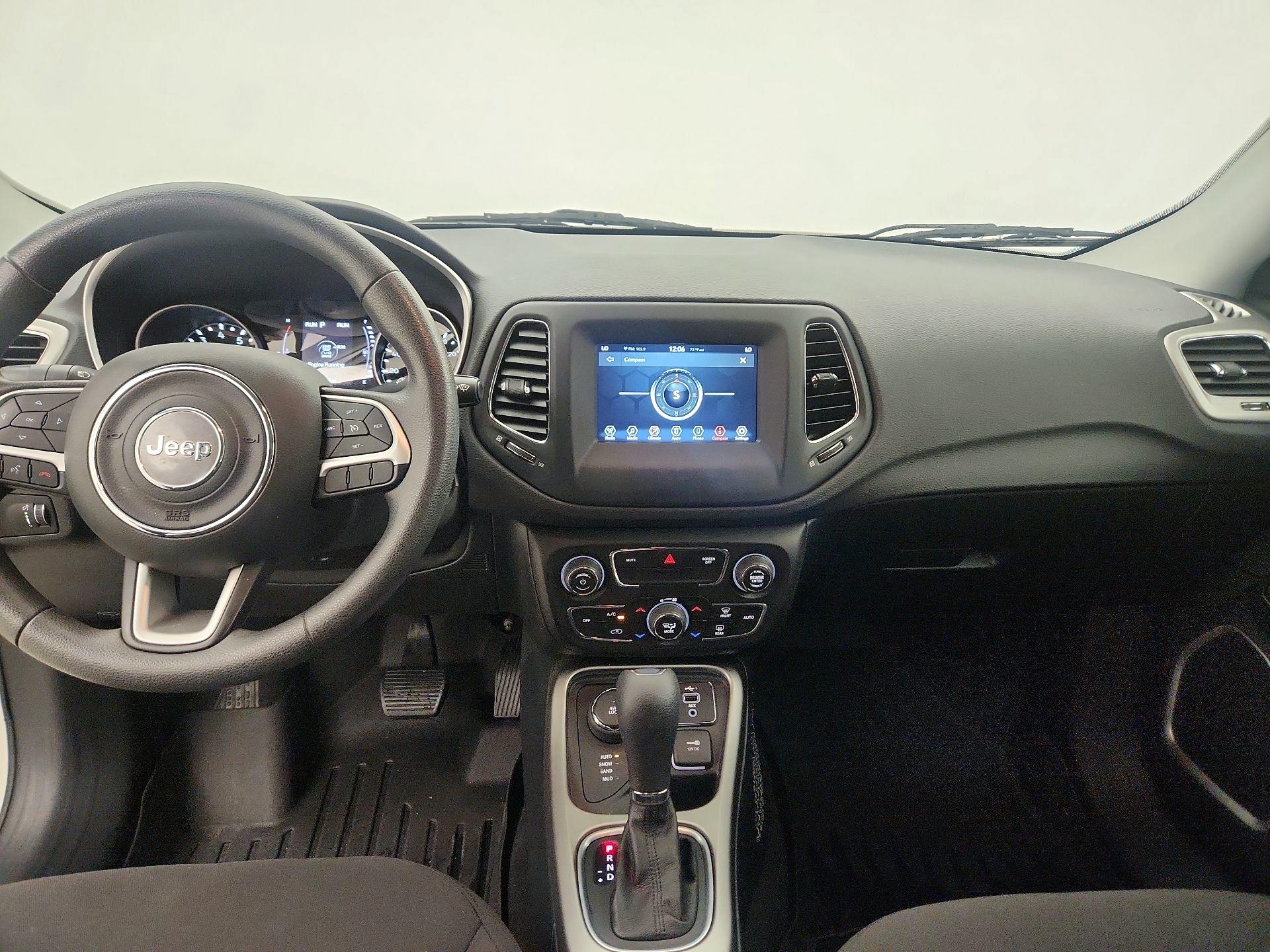 Thumbnail: 2020 Jeep Compass - 9
