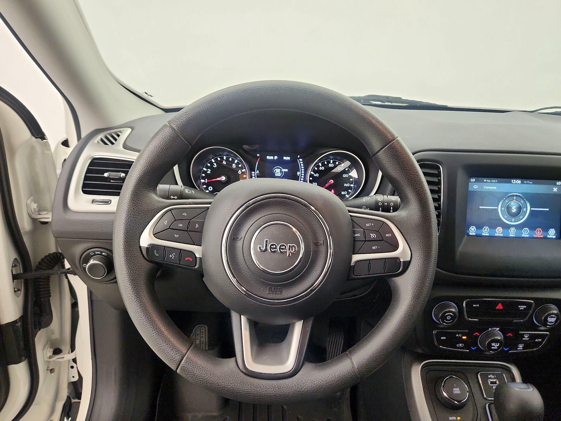 Thumbnail: 2020 Jeep Compass - 10