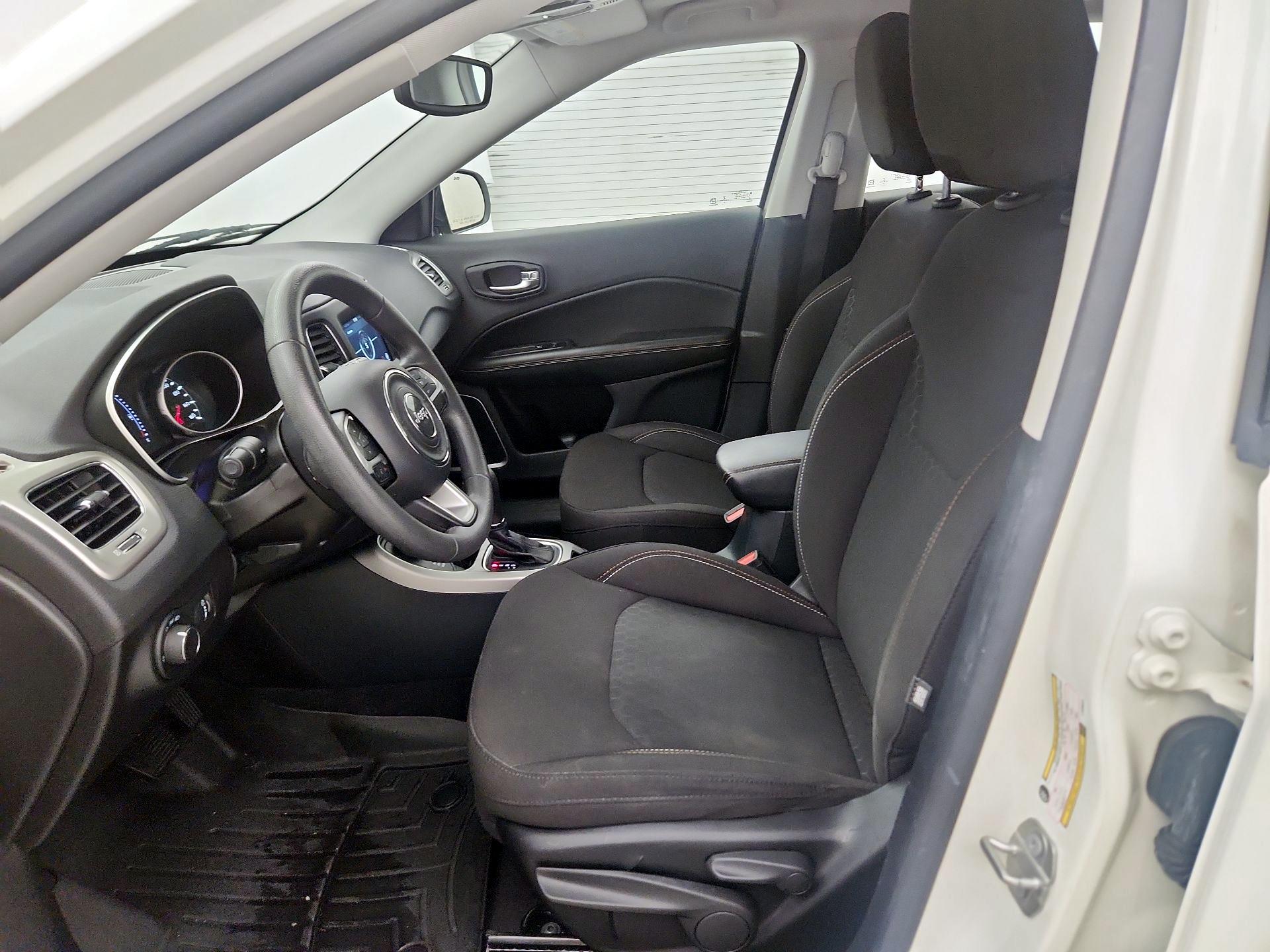 Thumbnail: 2020 Jeep Compass - 11